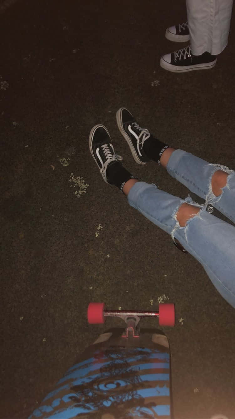 skater girl aesthetic, ripped jeans, black sneakers, HD Phone Wallpaper