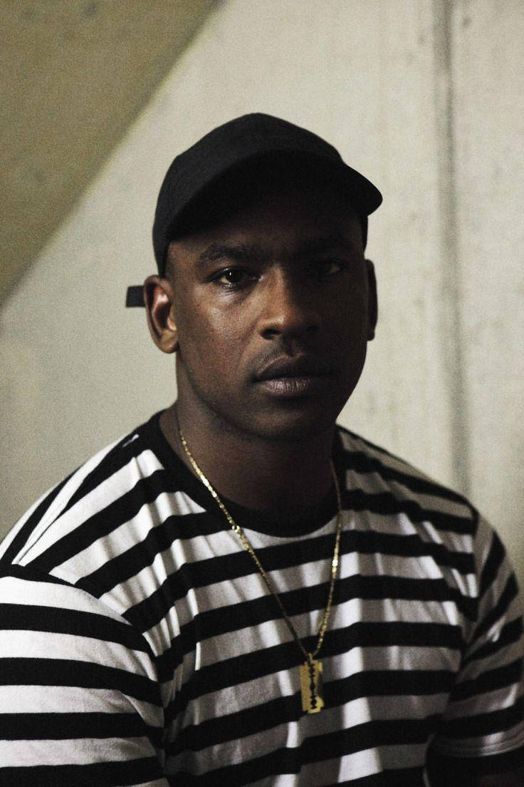 Skepta, golden dog tag, black cap, SD Phone Wallpaper
