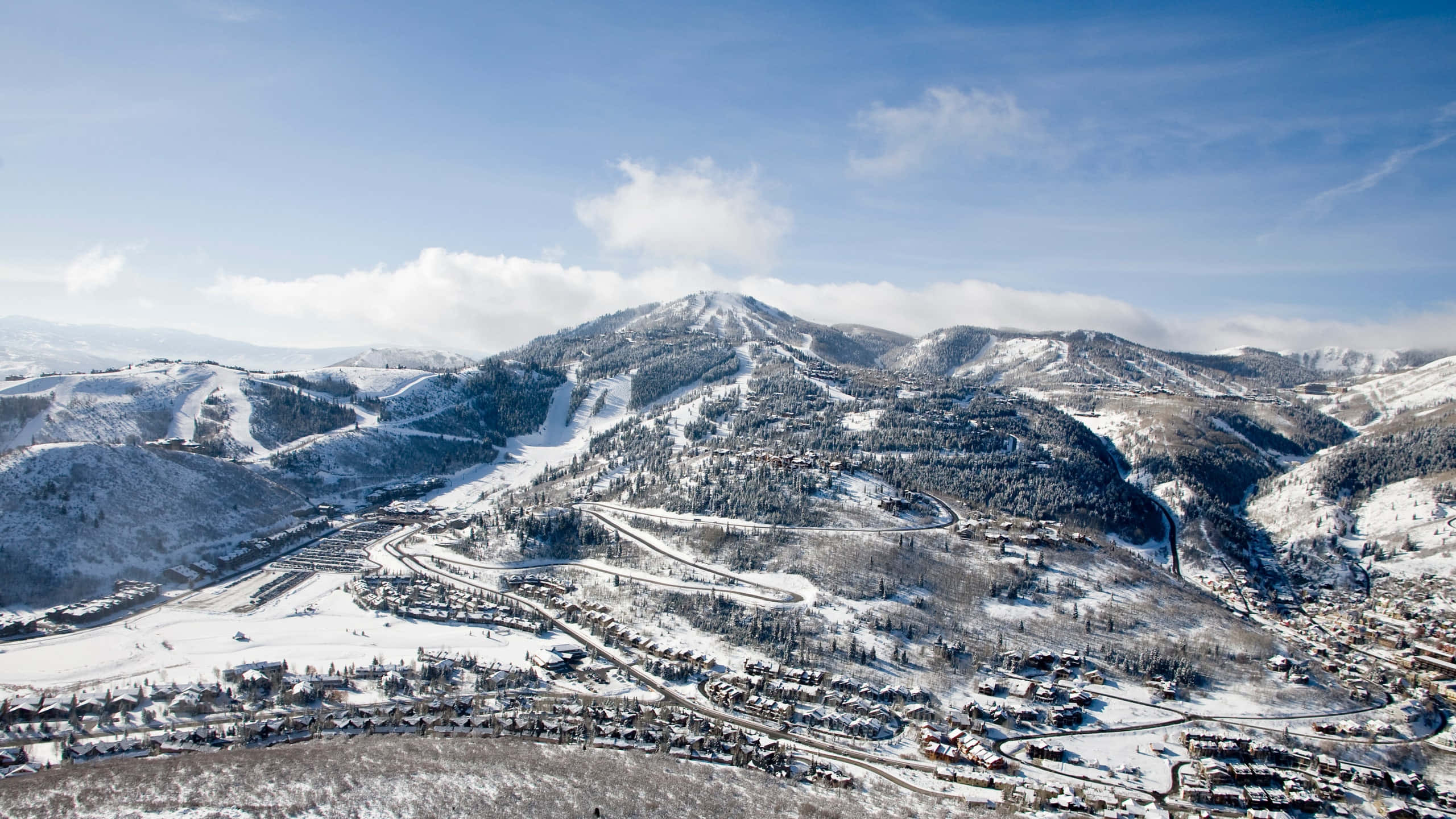 Ski Mountain, snow-covered mountains, ski slopes, 2K Desktop Wallpaper