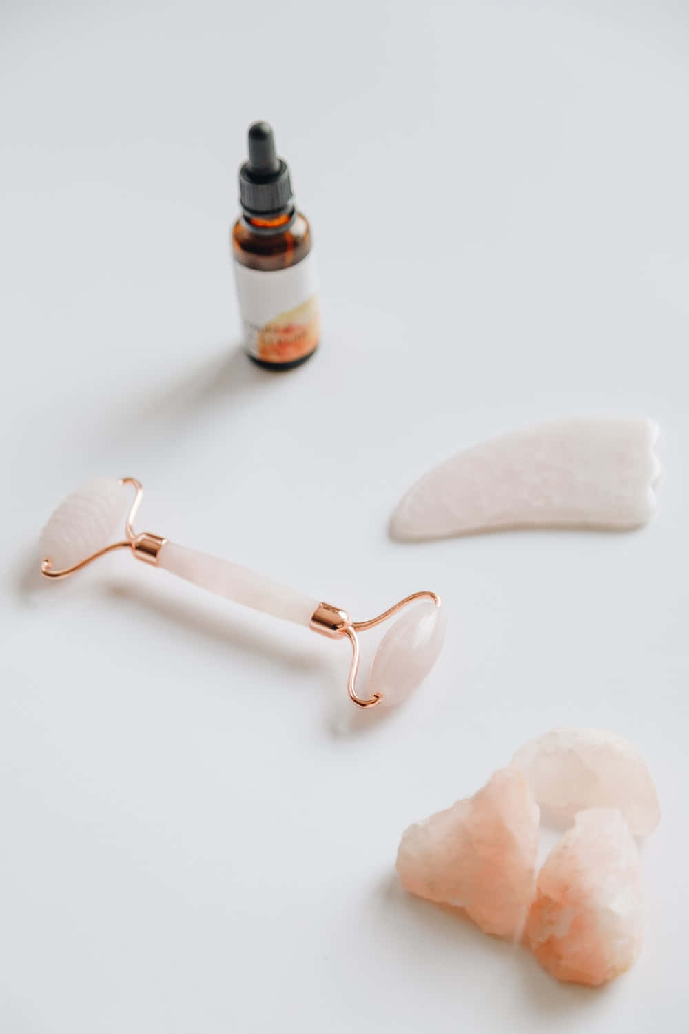 rose quartz facial roller, gua sha tool, dropper bottle, HD Phone Wallpaper