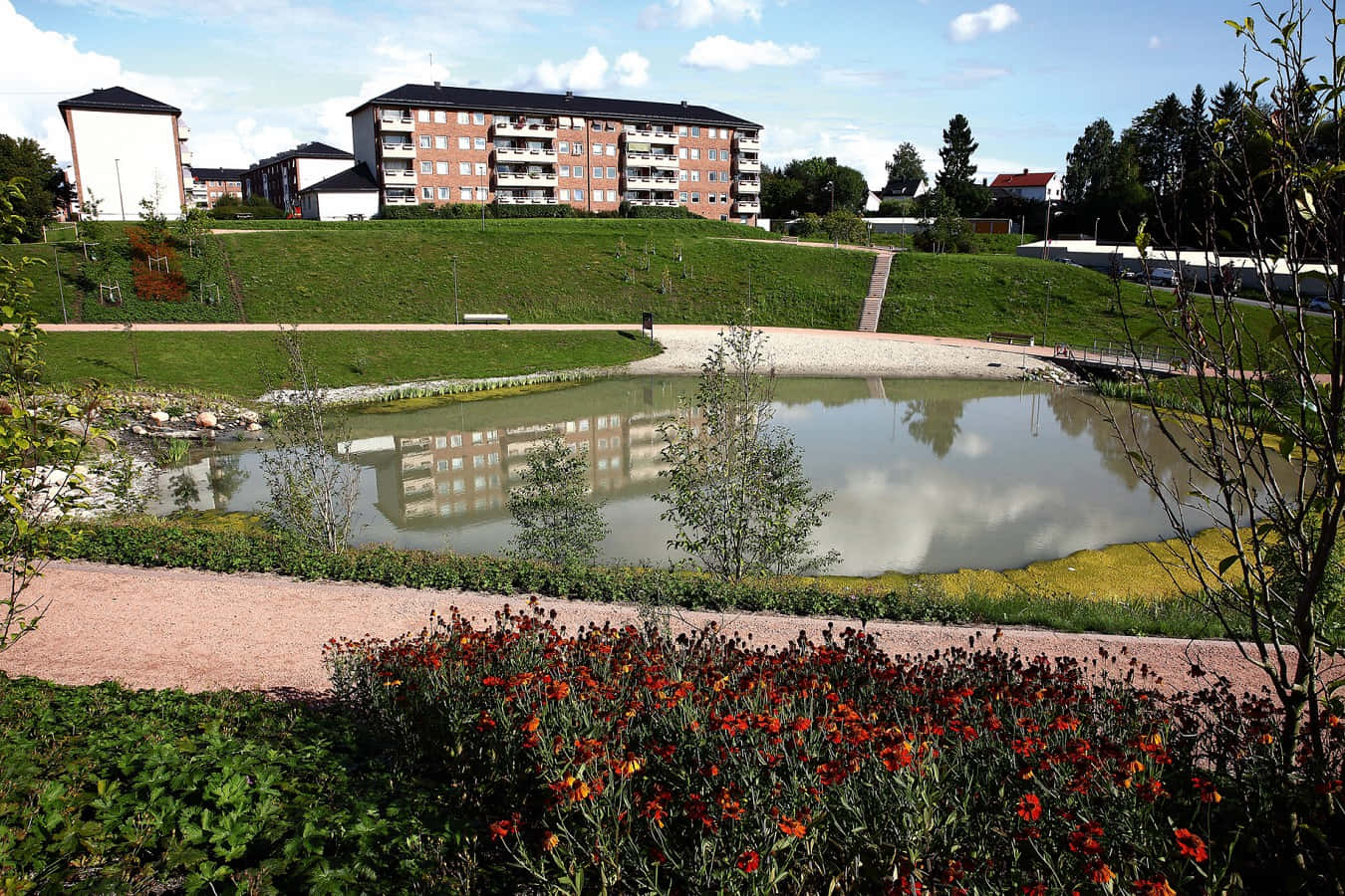 Skövde, urban pond, apartments, HD Desktop Wallpaper