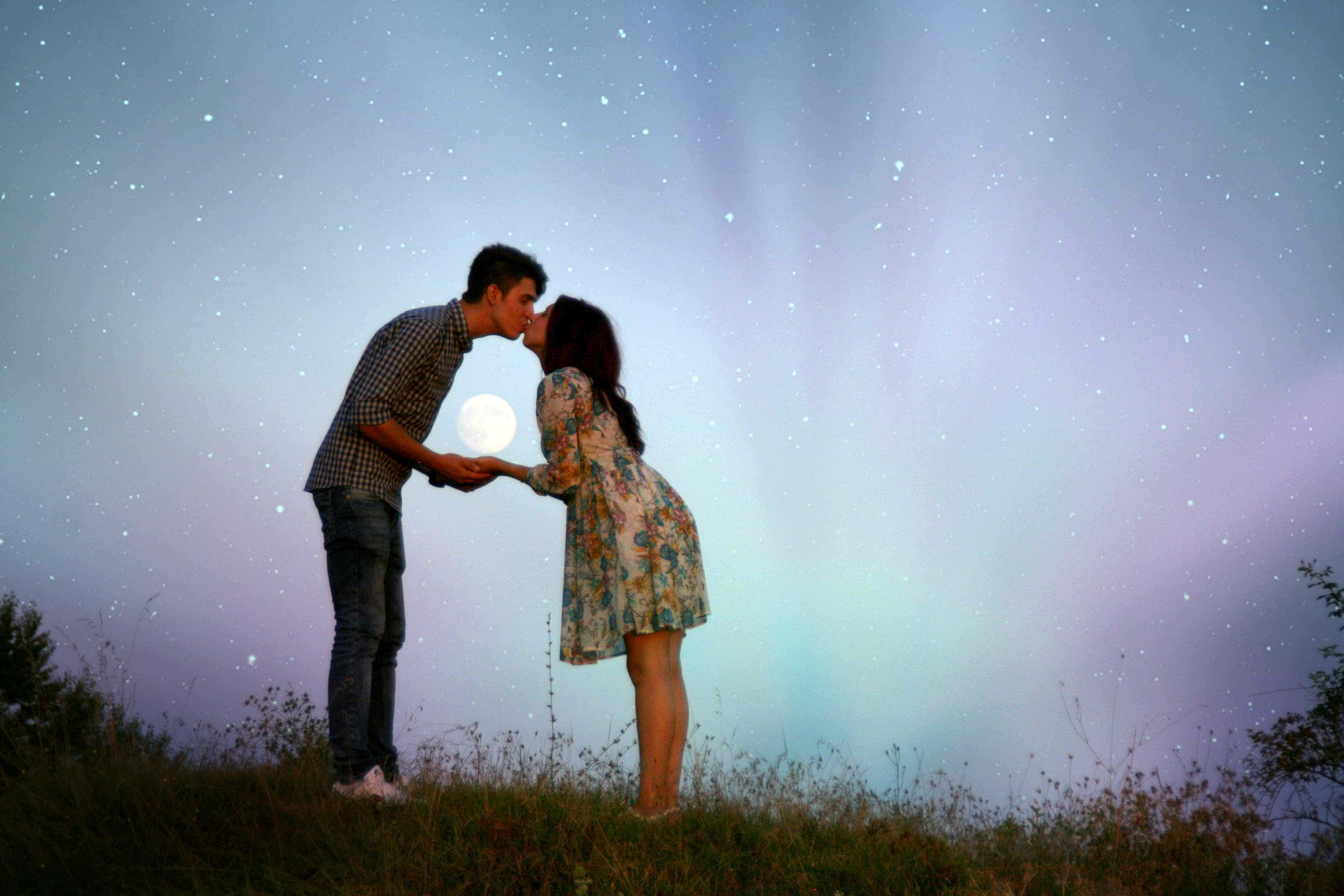 Brightest Star Love Kiss, starry sky, full moon, 4K Desktop Wallpaper