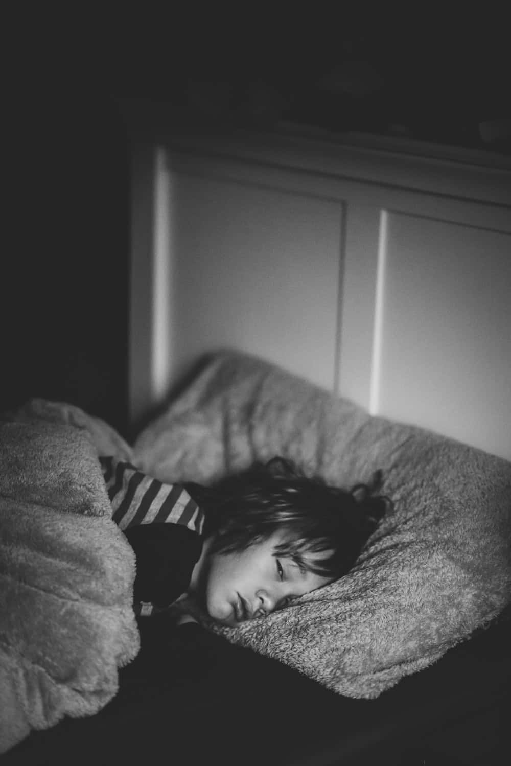 child, bed, textured blanket, HD Phone Wallpaper