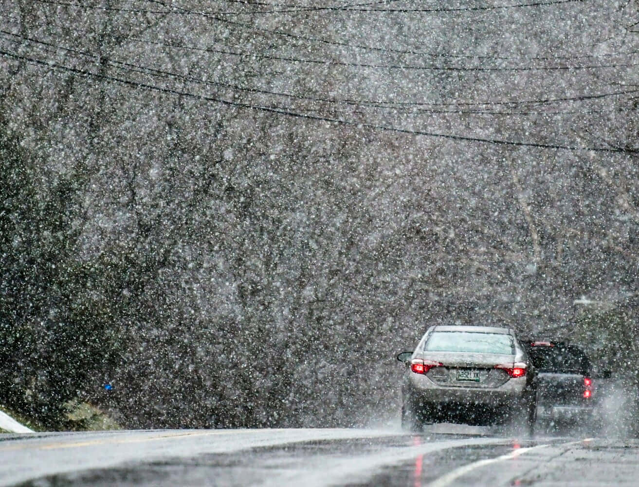 Sleet, silver sedan, heavy snowstorm, HD Desktop Wallpaper