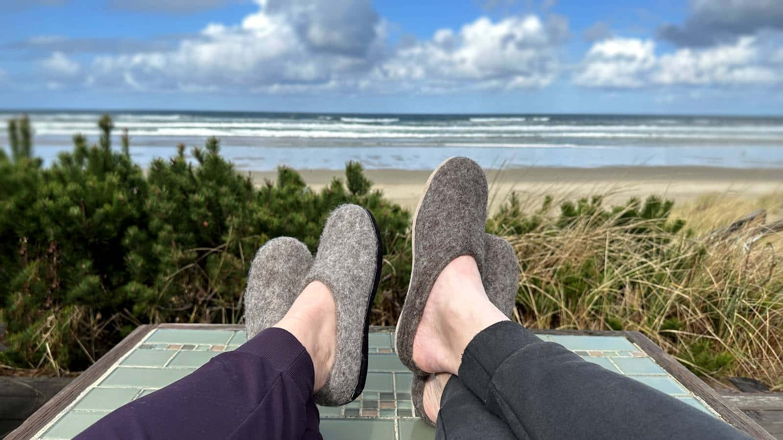 gray felt slippers, tiled bench, vast ocean, HD Desktop Wallpaper