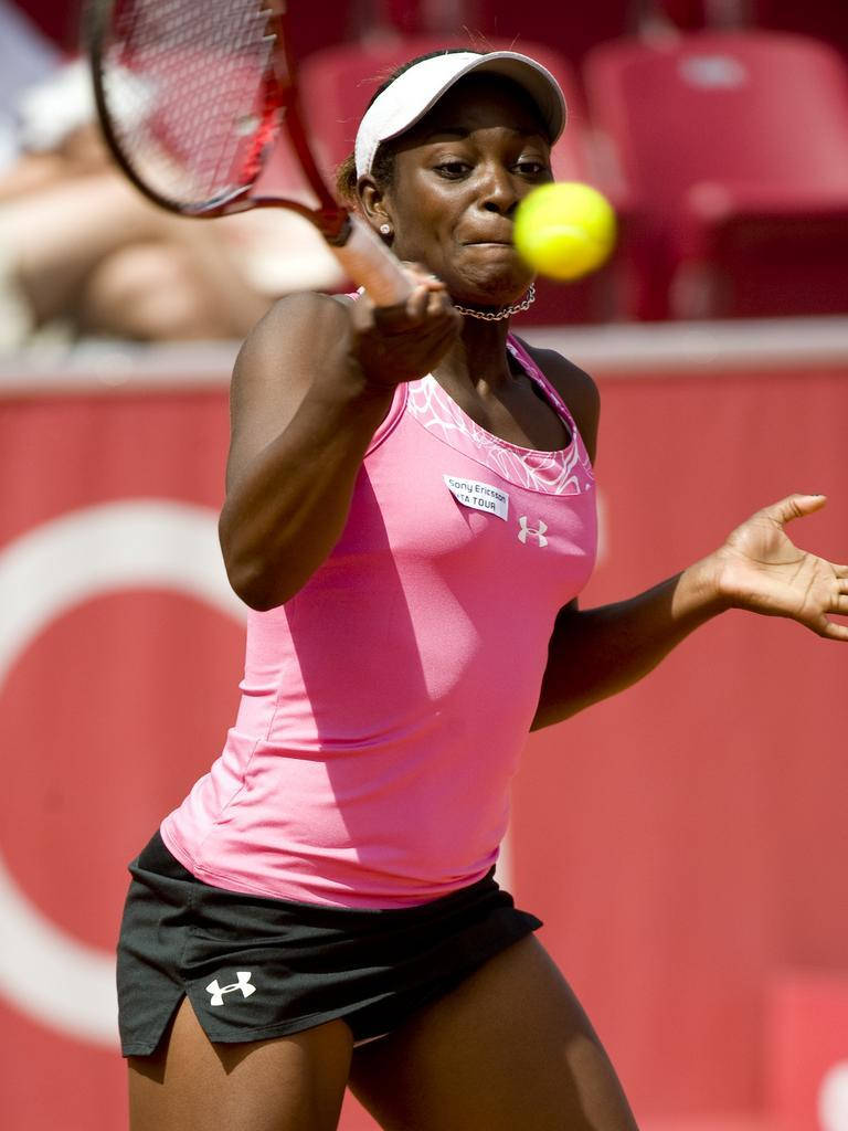 Sloane Stephens, pink top, black shorts, SD Phone Wallpaper