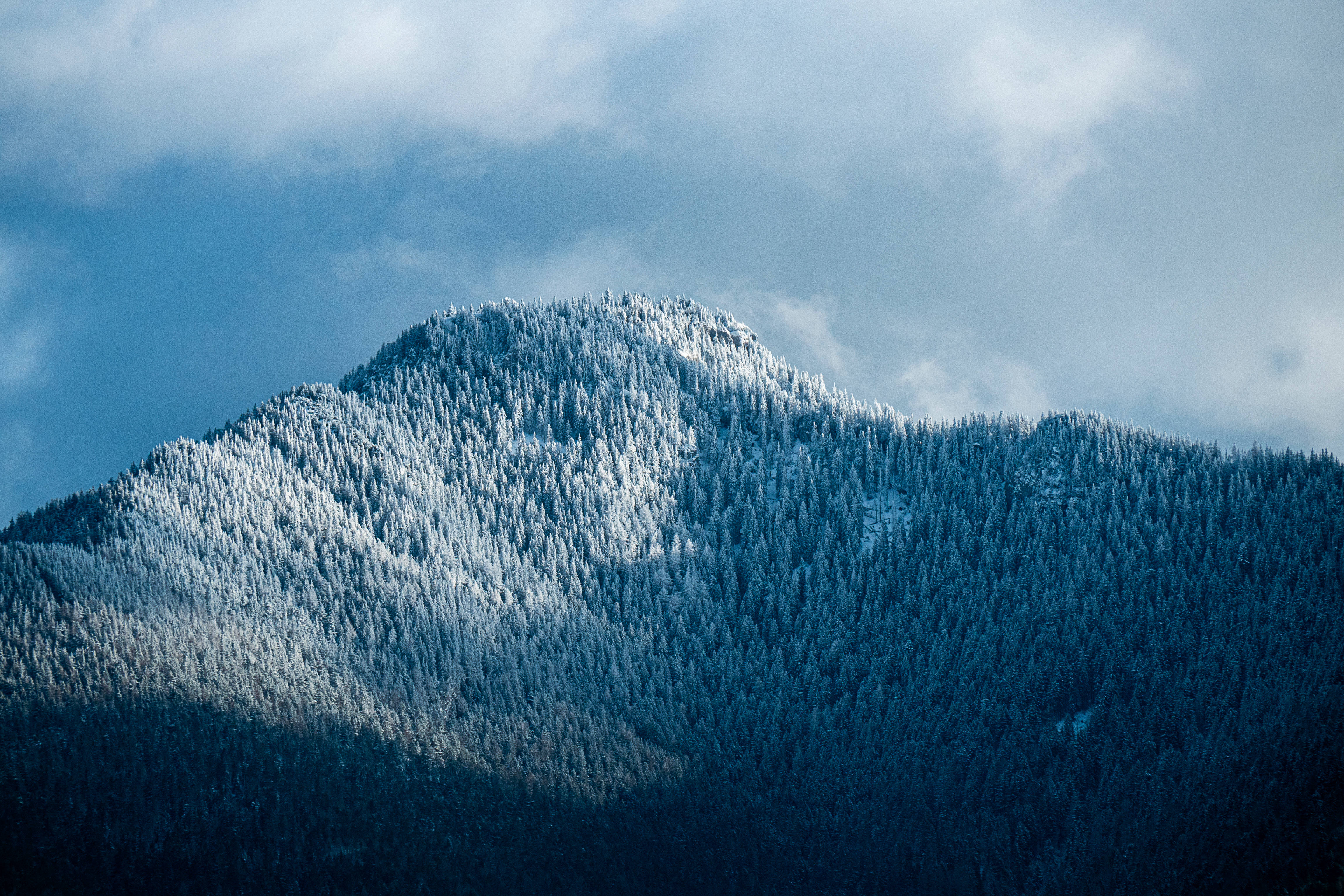 Slovakia, snow-covered mountain, cloudy sky, 4K Desktop Wallpaper
