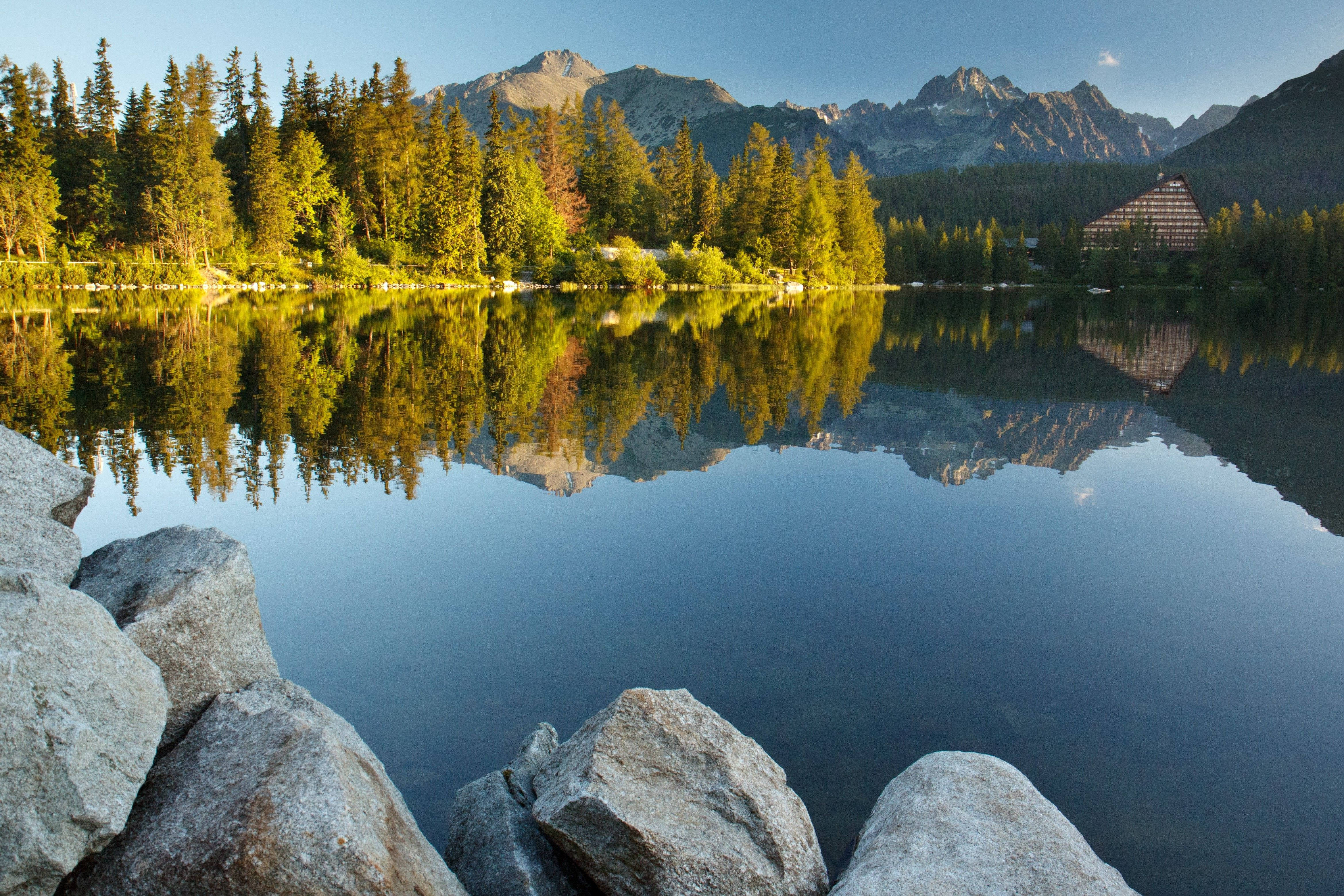 Slovakia, mountain lake, towering peaks, 4K Desktop Wallpaper