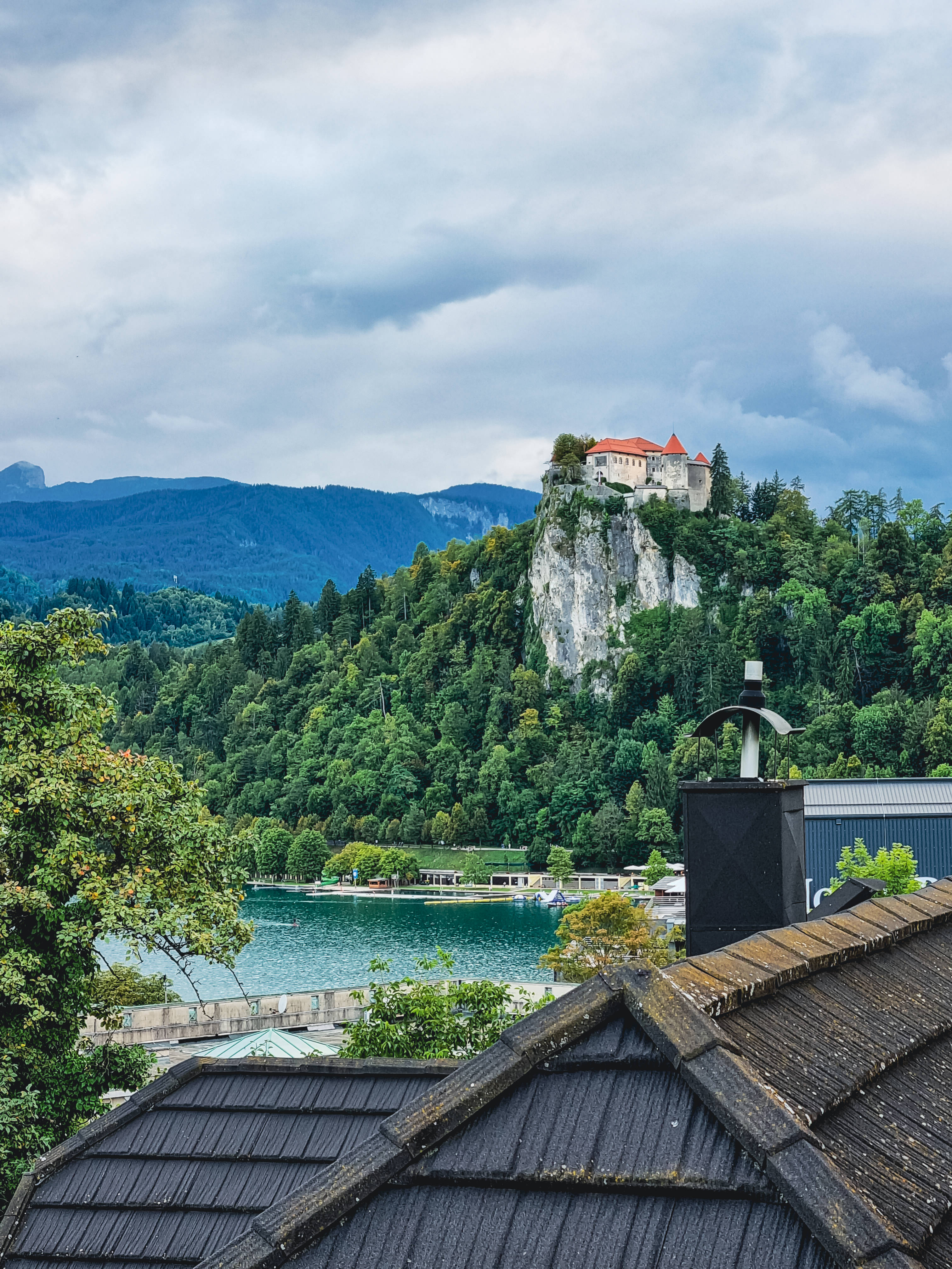 Slovenia, castle, rocky cliff, 4K Phone Wallpaper