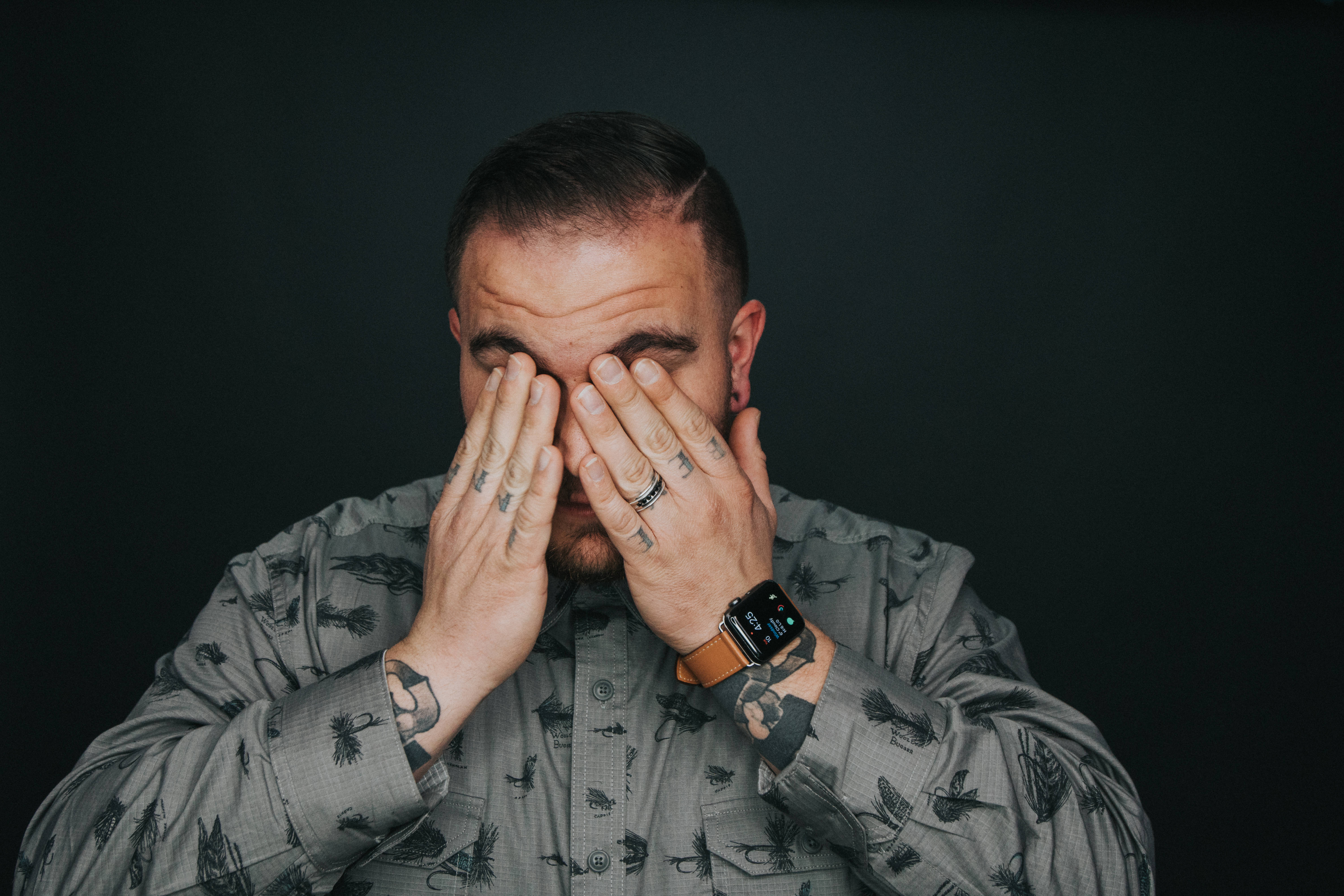man, tattoos, dark background, 5K Desktop Wallpaper