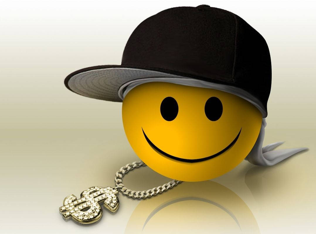 smiley face, black baseball cap, gold dollar sign chain necklace, SD Desktop Wallpaper