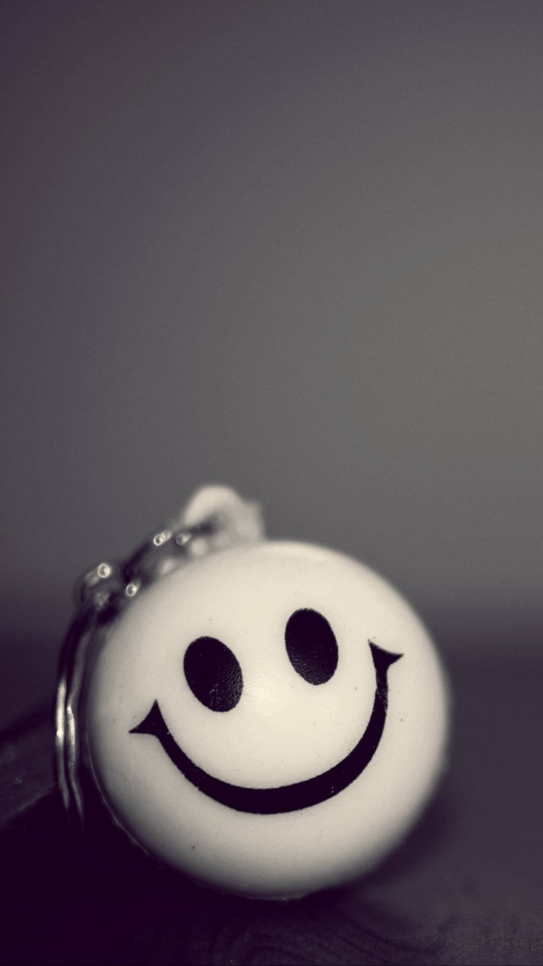 smiley face keychain, white, black eyes, Full HD Phone Wallpaper