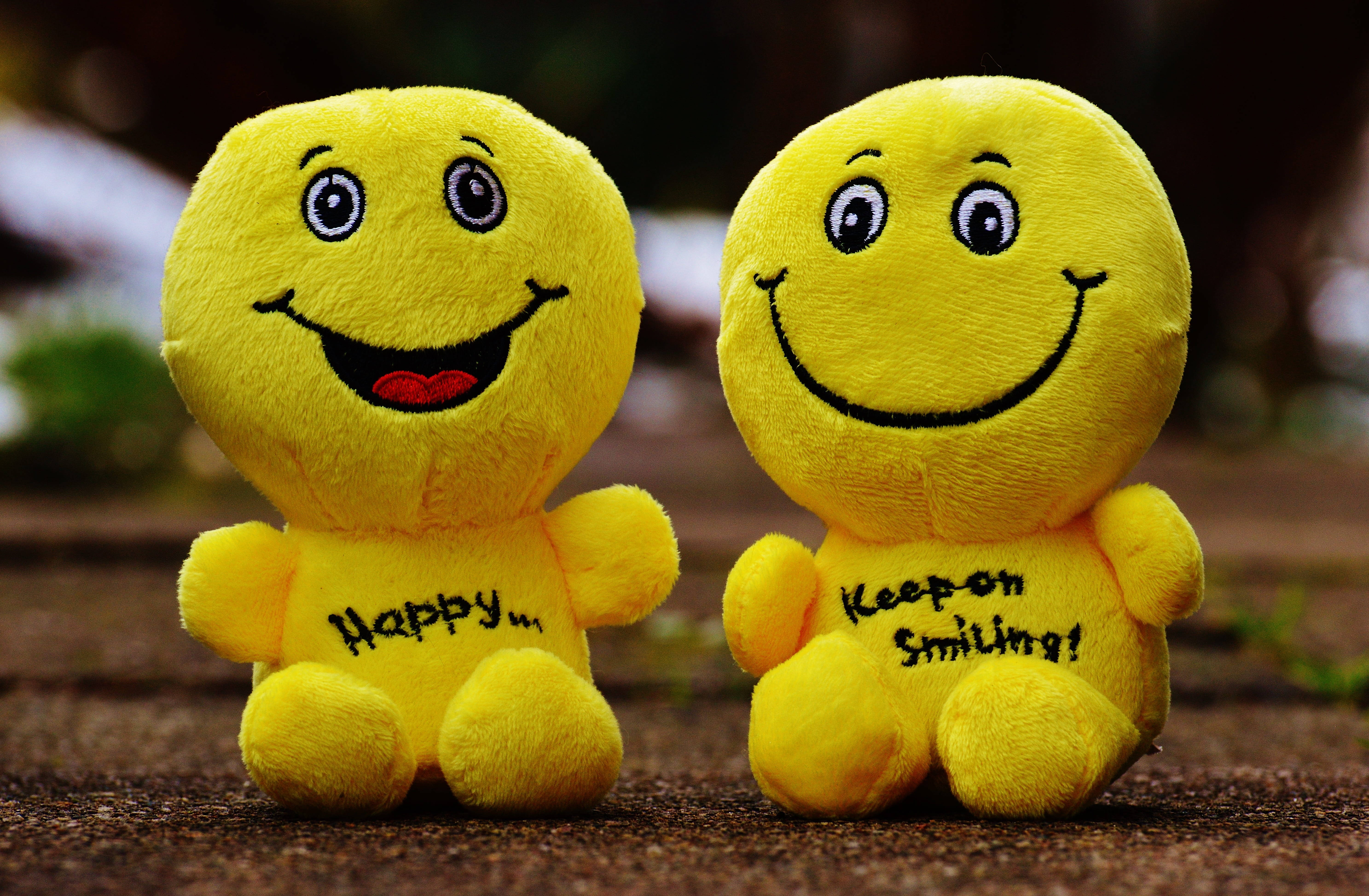 Happy Emoji, keep on smiling, bright yellow, 5K Desktop Wallpaper