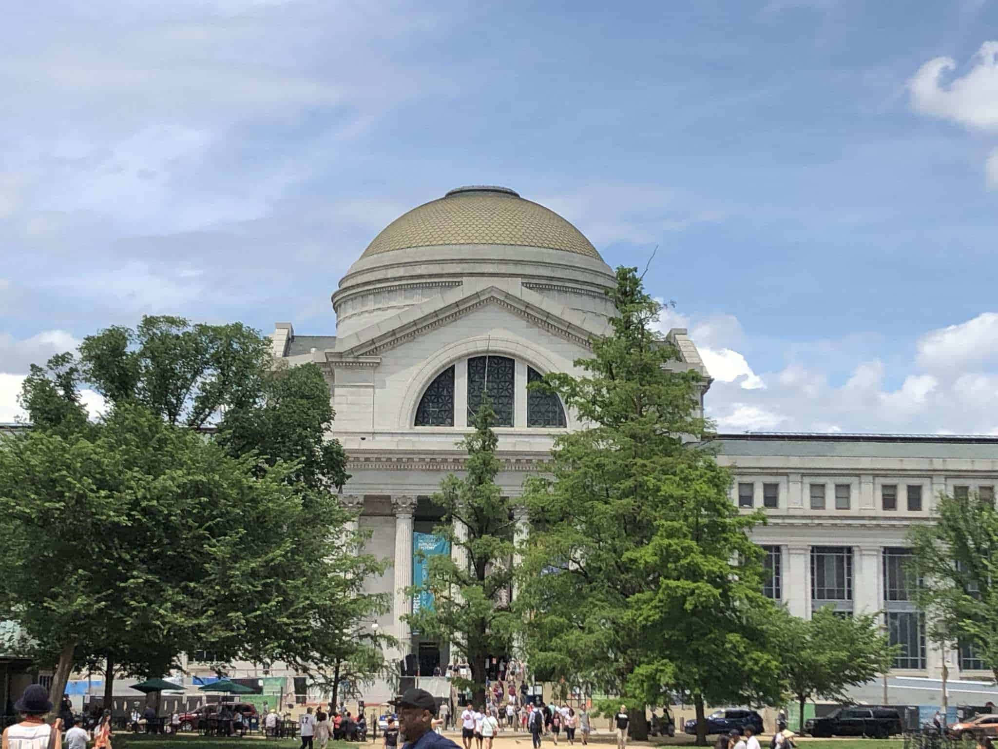 Smithsonian National Museum Of Natural History, golden dome, white columns, Full HD Desktop Wallpaper
