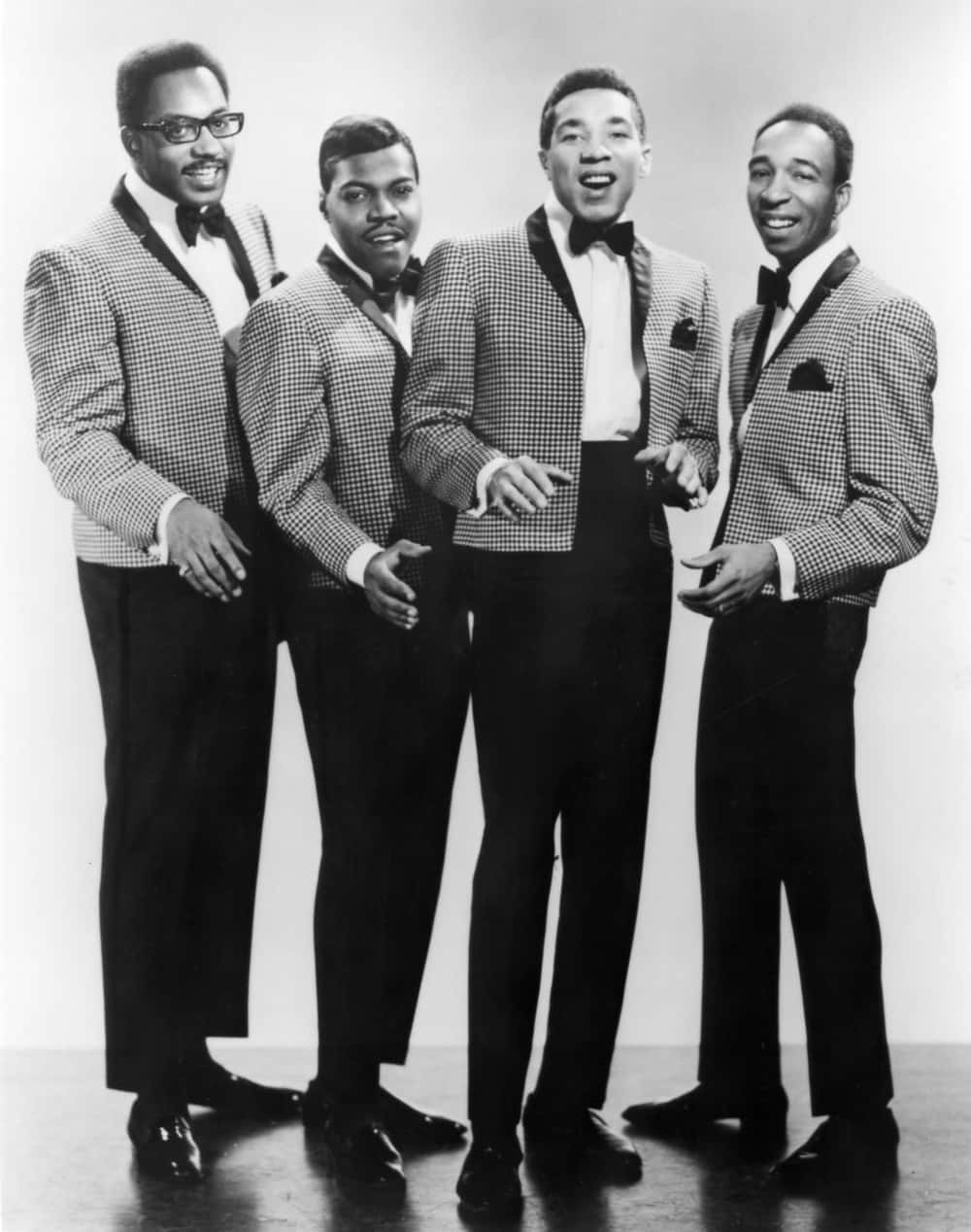 Smokey Robinson And The Miracles, checkered tuxedos, studio backdrop, SD Phone Wallpaper