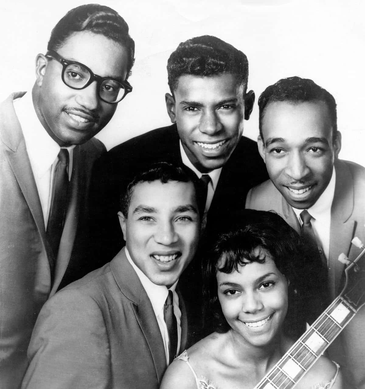 Smokey Robinson And The Miracles, greyscale photo, vintage black and white studio portrait, HD Phone Wallpaper