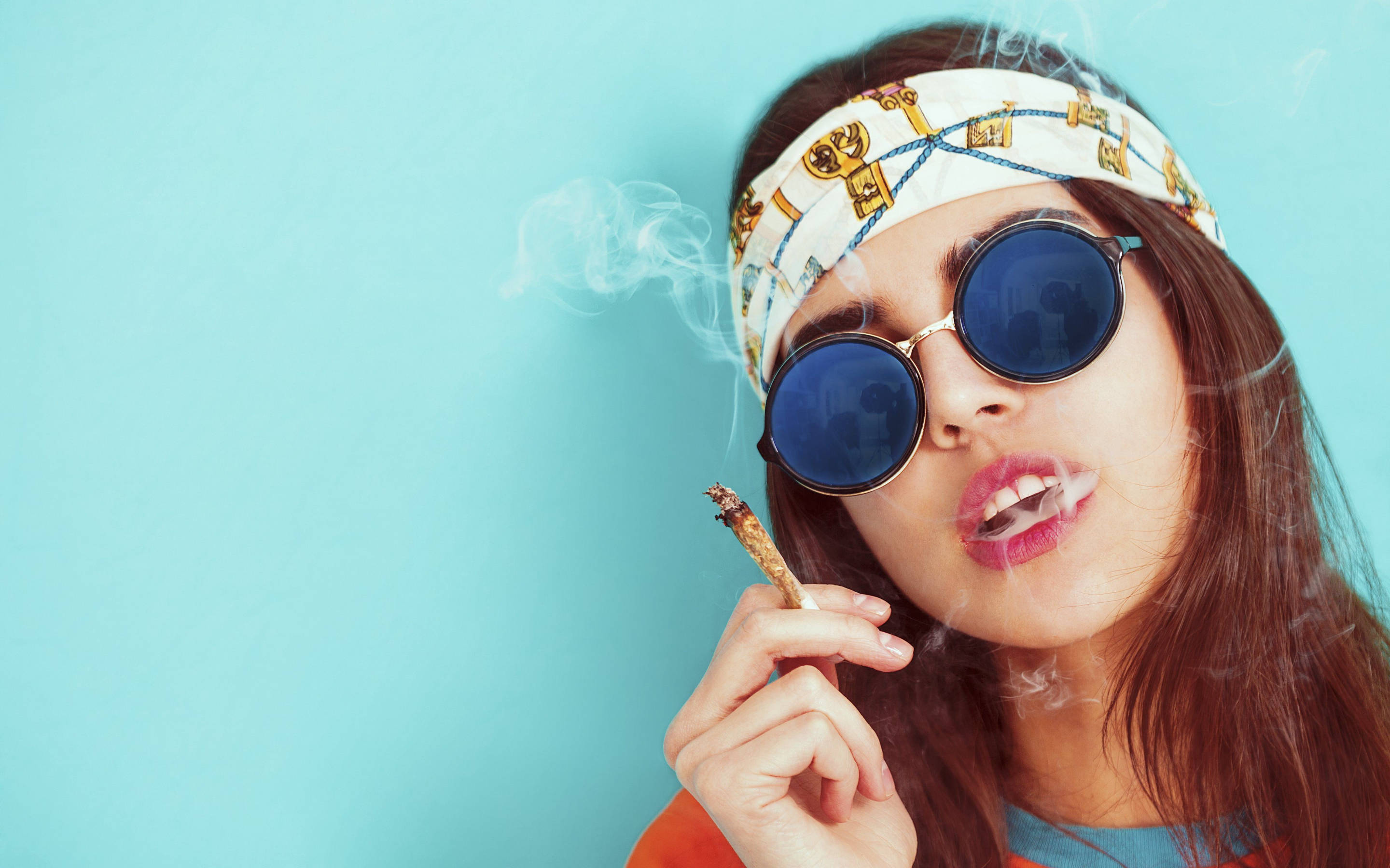 girl, smoking weed, boho, 2K Desktop Wallpaper