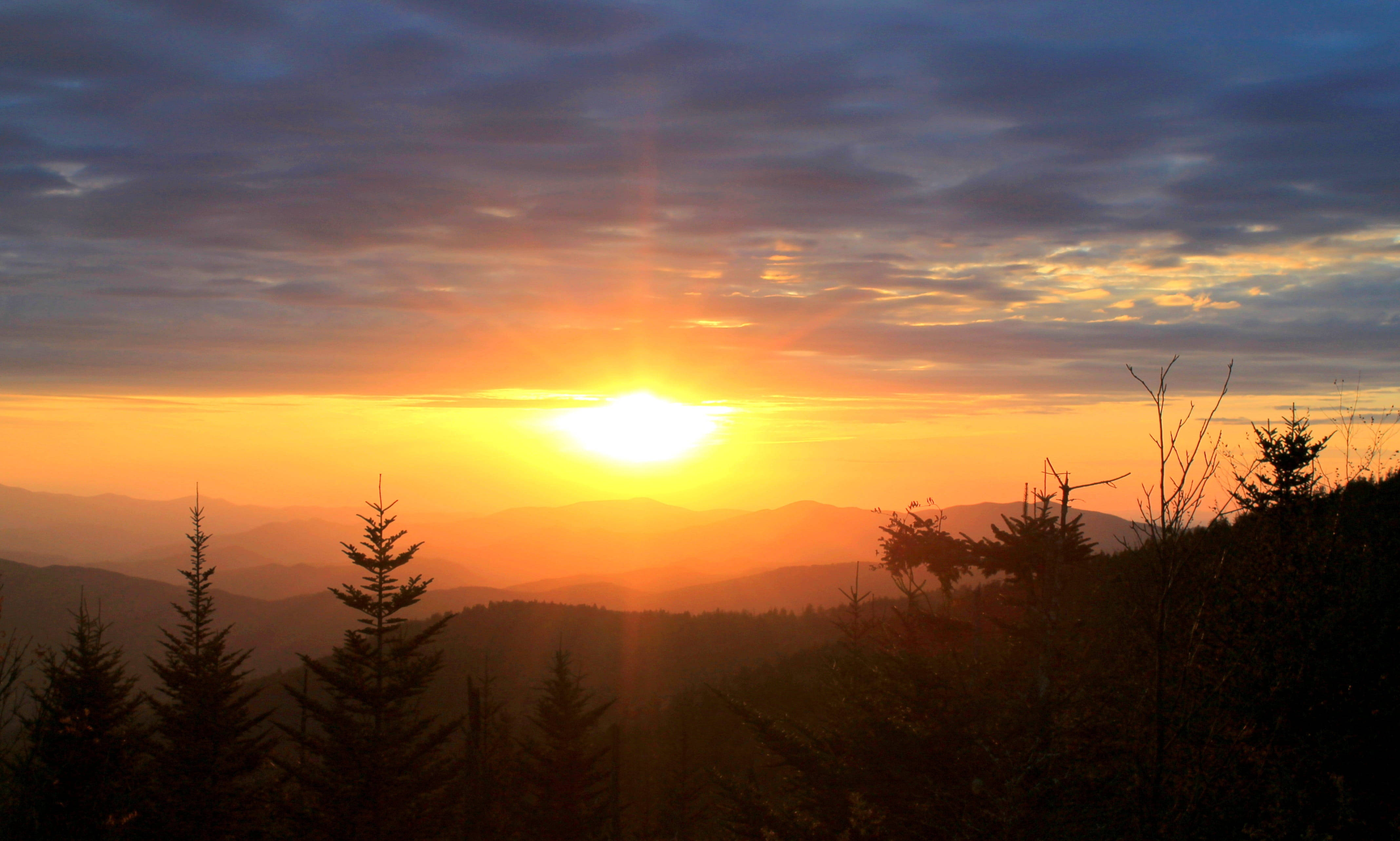 bright sunset, smoky mountains, fiery orange, 4K Desktop Wallpaper