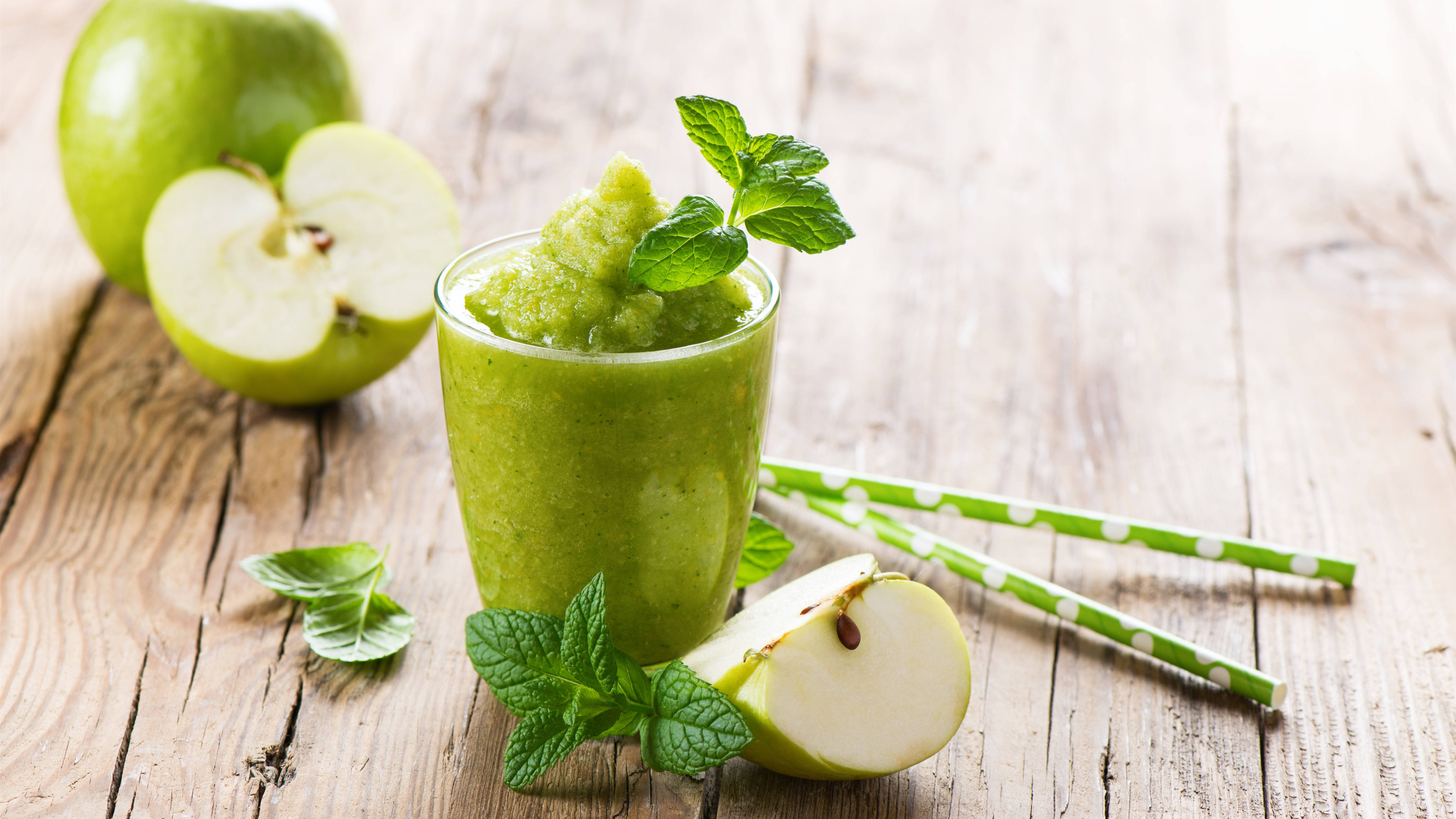 green apple smoothie, glass, mint leaves, 5K Desktop Wallpaper