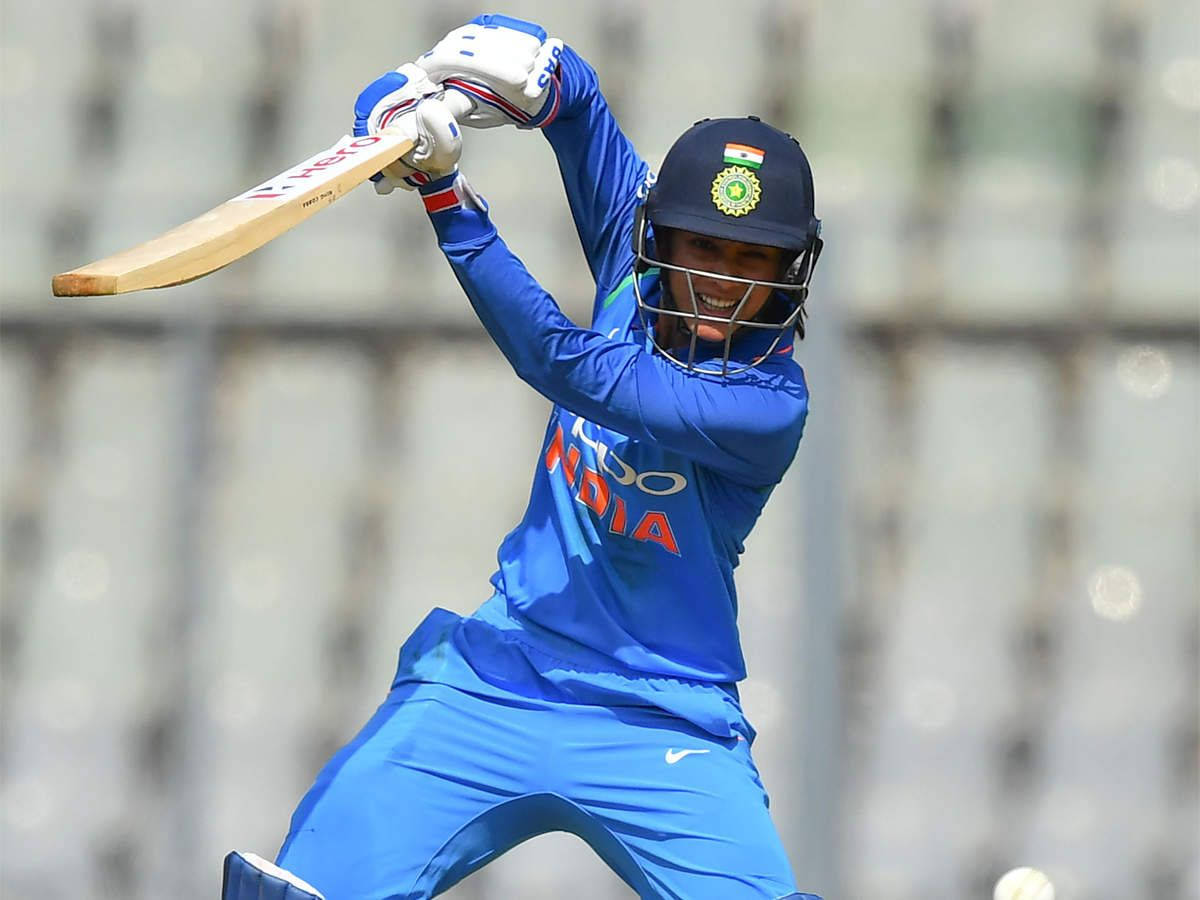 Smriti Mandhana, HD Cricket Bat, blue uniform, SD Desktop Wallpaper