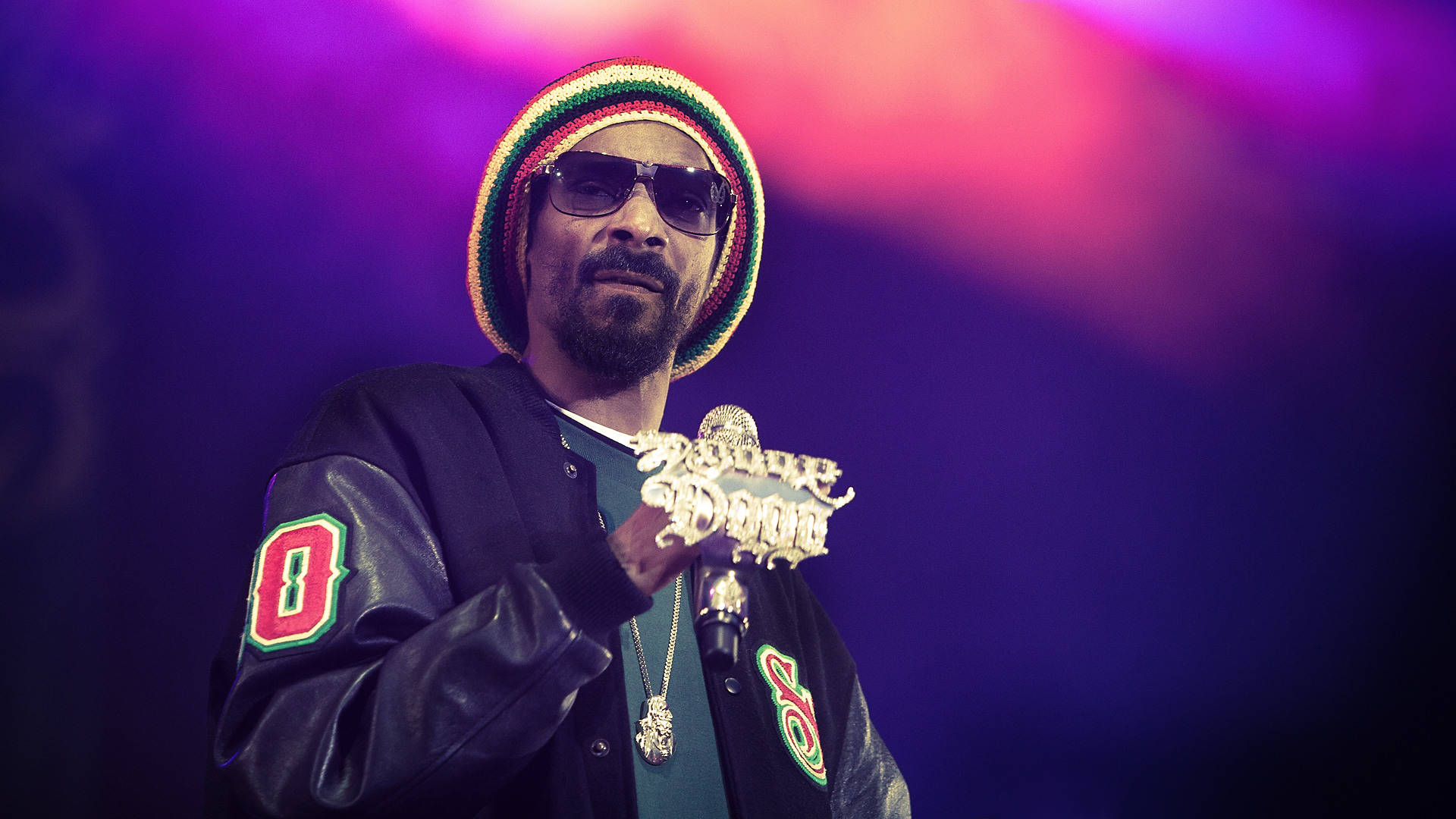 Snoop Dogg, bejeweled mic, black leather jacket, Full HD Desktop Wallpaper