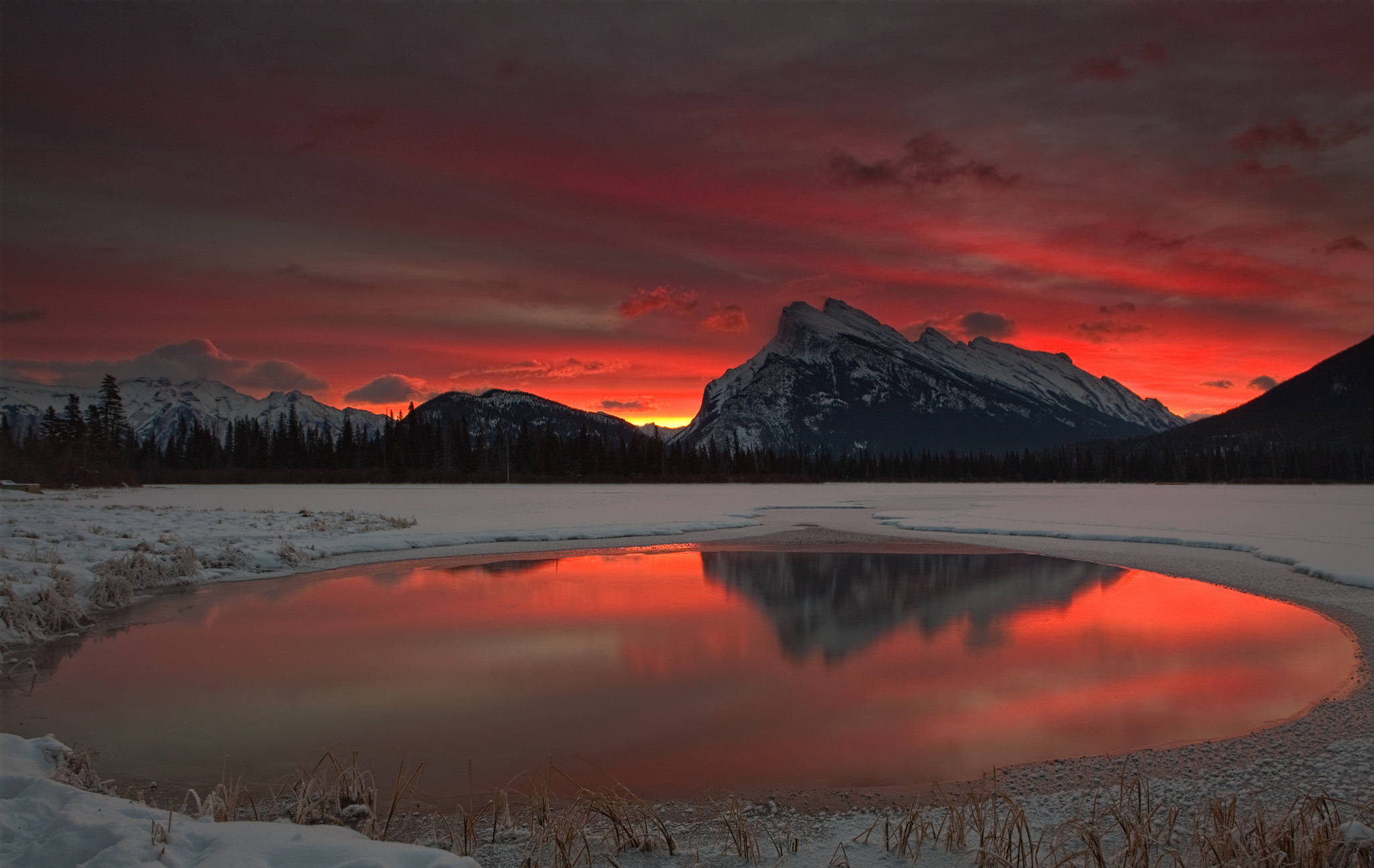 Snow Aesthetic, frozen lake, fiery red sunset clouds, Full HD Desktop Wallpaper