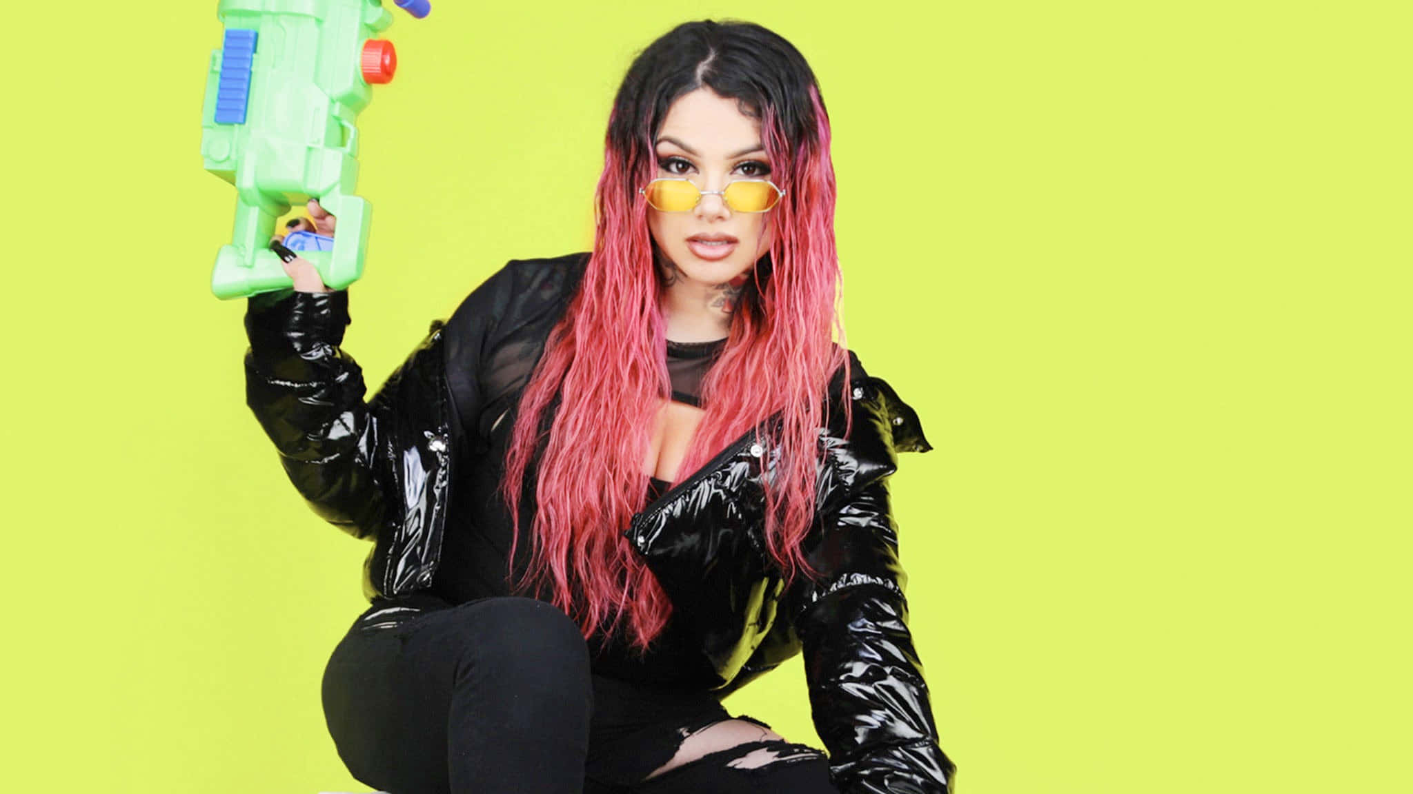 Snow Tha Product, pink hair, yellow sunglasses, Full HD Desktop Wallpaper