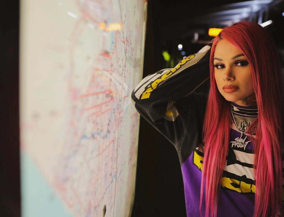 Snow Tha Product, vibrant pink hair, bold makeup, SD Desktop Wallpaper