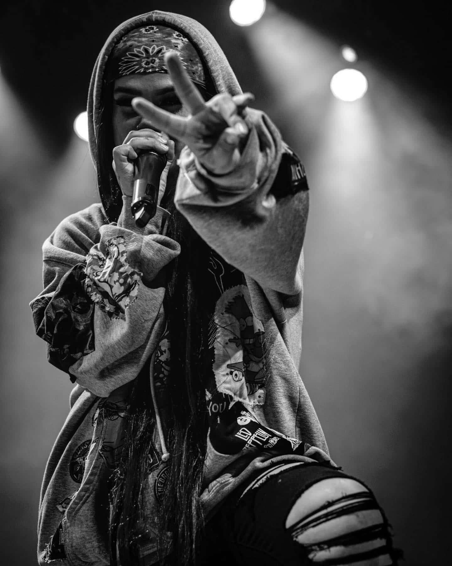 Snow Tha Product, peace sign, hooded performer, HD Phone Wallpaper