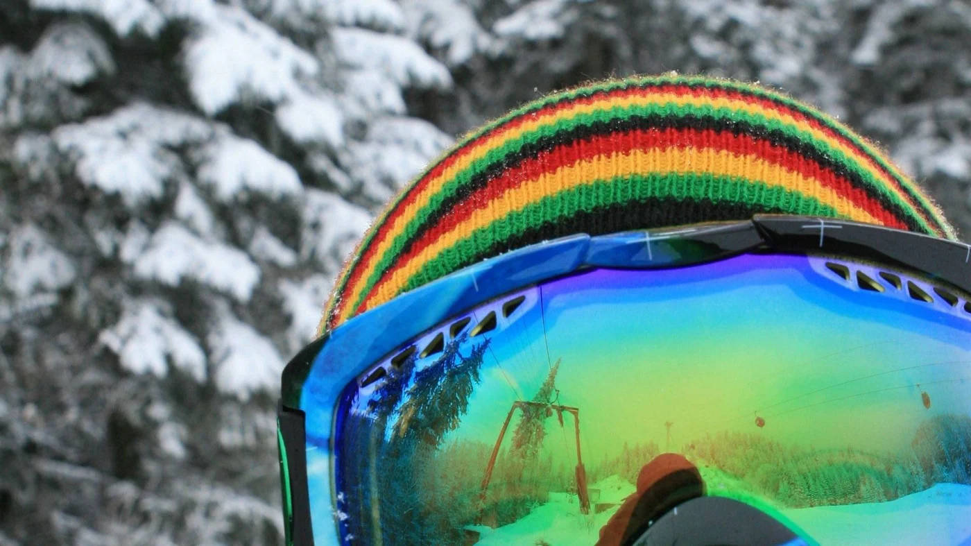 snowboard, goggles, colorful striped beanie, HD Desktop Wallpaper