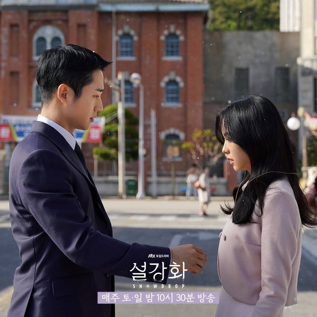 Snowdrop Drama, confrontation scene, dark suit, SD Desktop Wallpaper