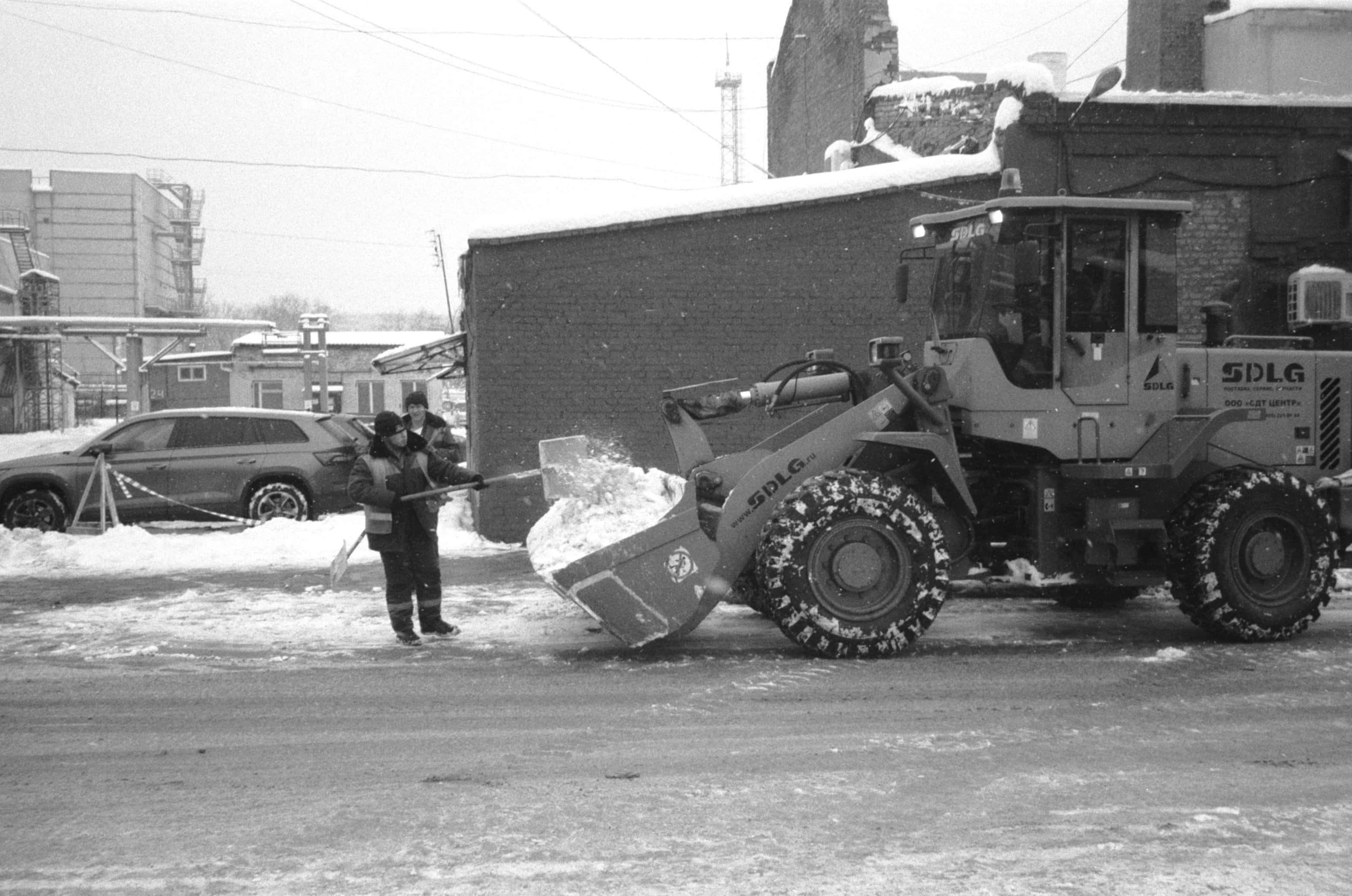 Snowplow, mountain road, winter, 2K Desktop Wallpaper
