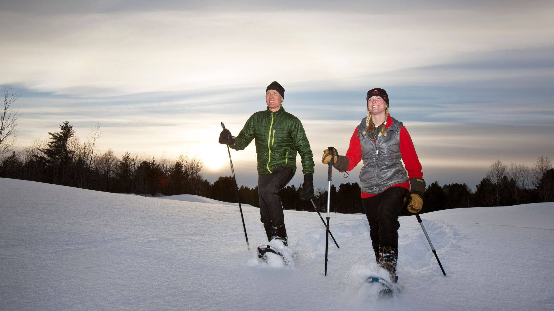 couple, snowshoeing, sunset, Full HD Desktop Wallpaper