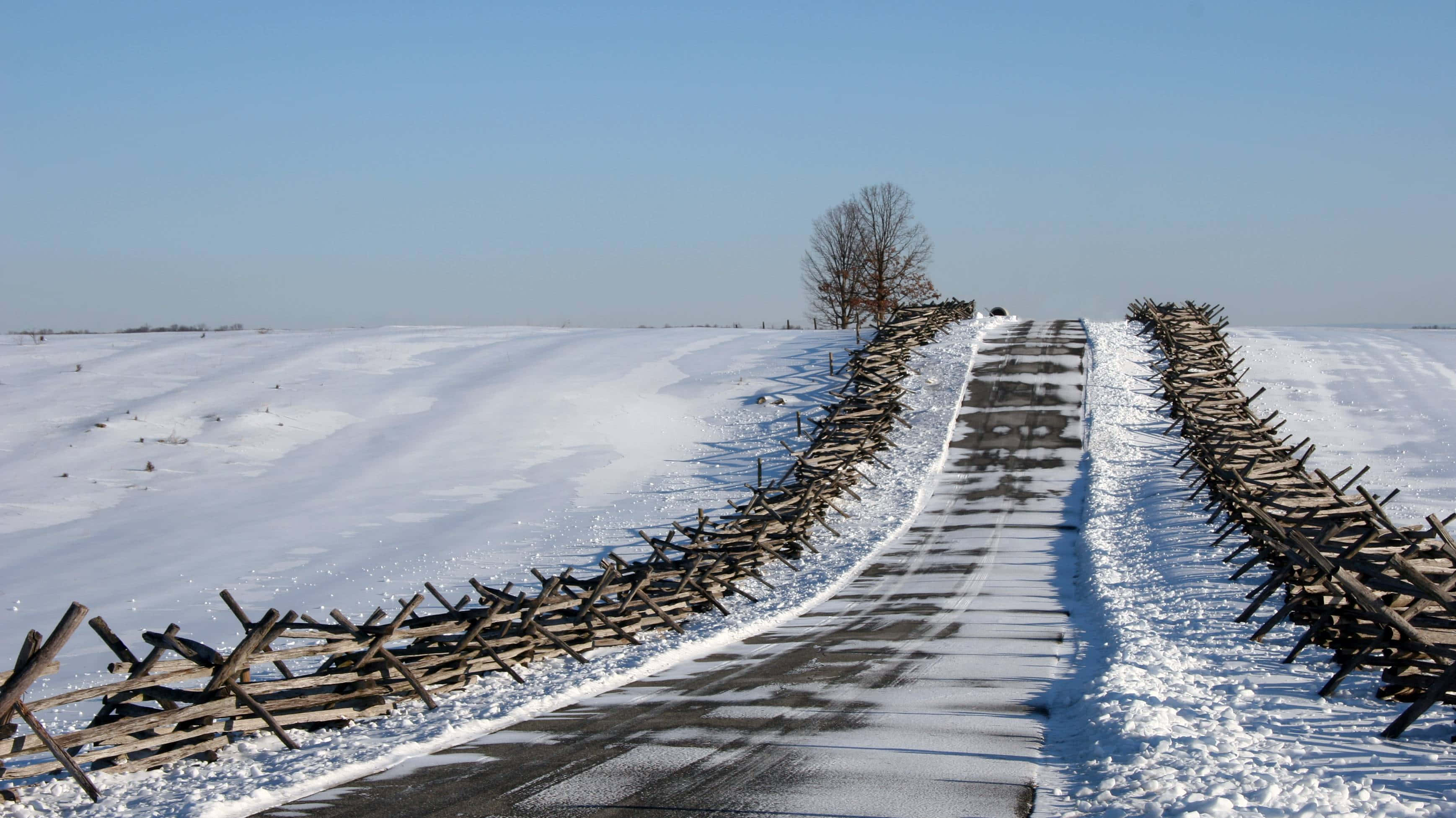 snowy road, rural road, weathered wooden fences, 2K Desktop Wallpaper