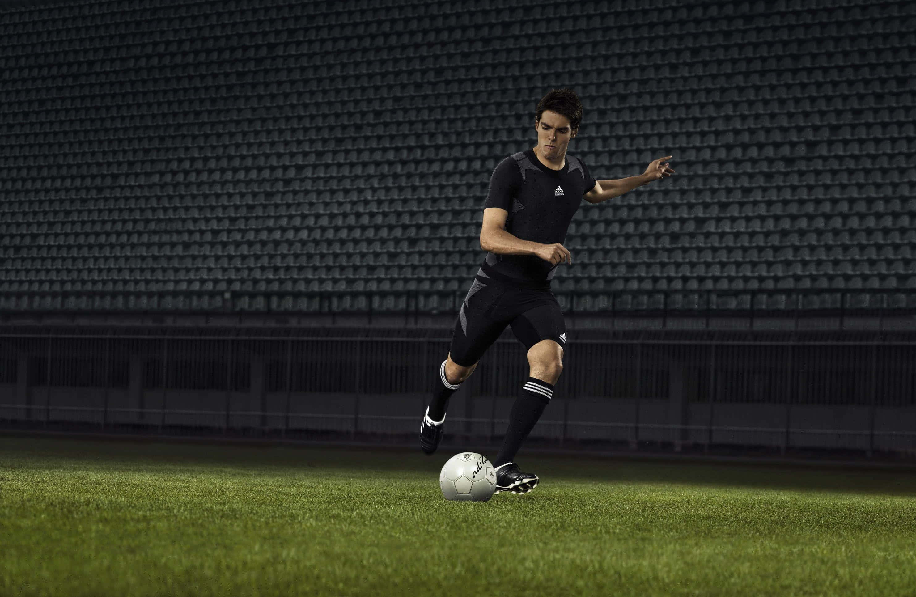 soccer player, black gear, white ball, 2K Desktop Wallpaper