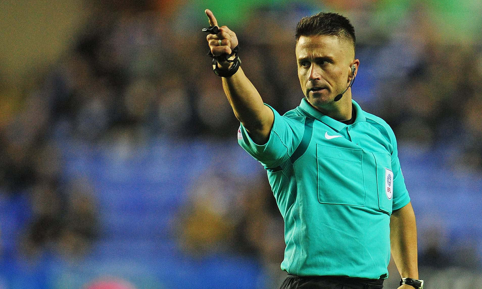 soccer referee, teal shirt, night match, HD Desktop Wallpaper