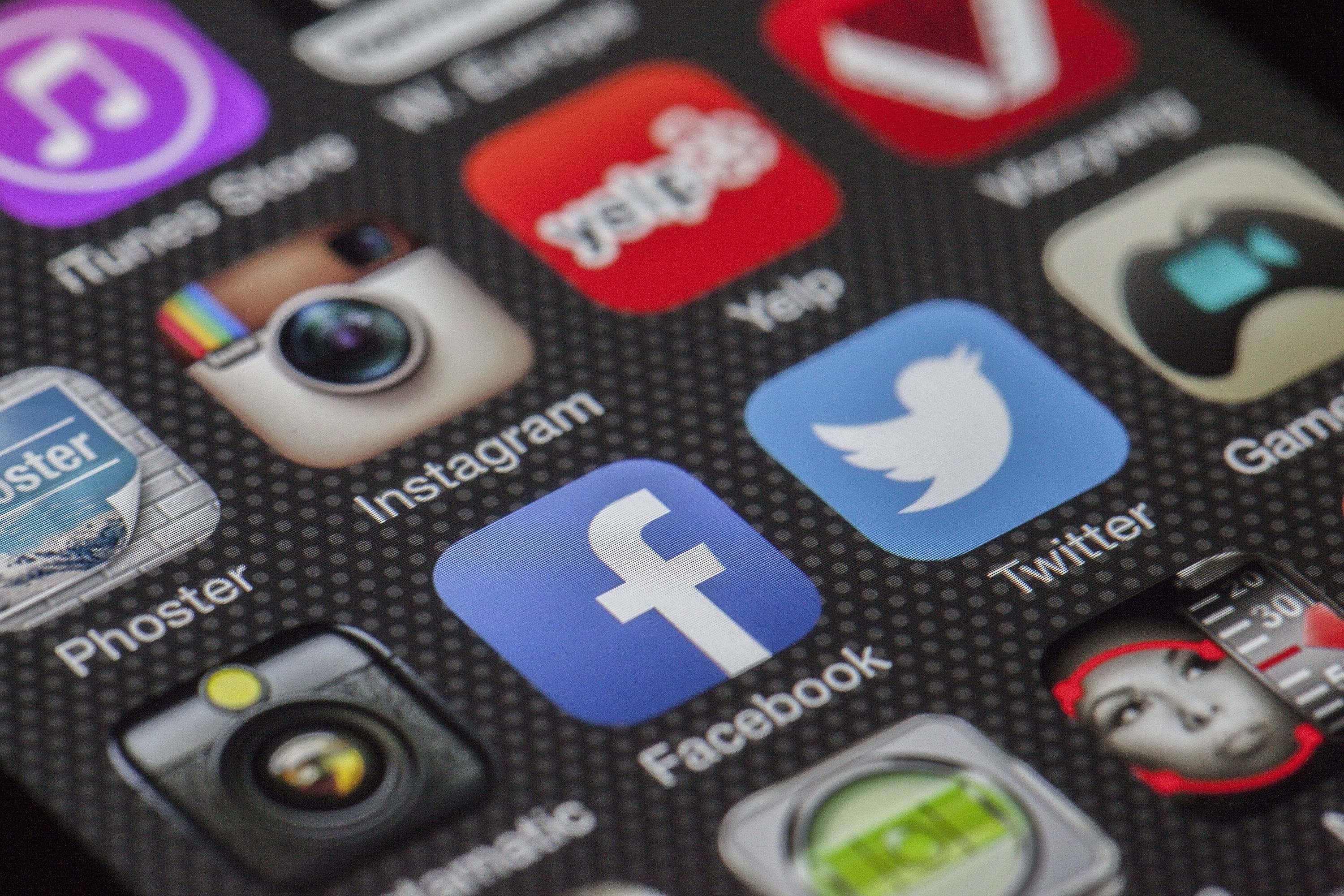 social media apps, smartphone screen, colorful app icons, 2K Desktop Wallpaper