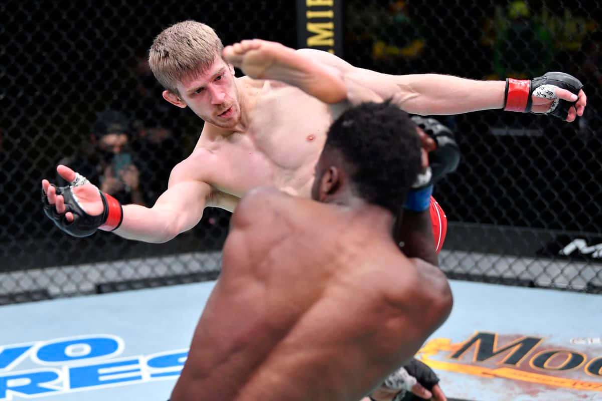 Sodiq Yusuff, flying knee strike, mixed martial arts cage, SD Desktop Wallpaper