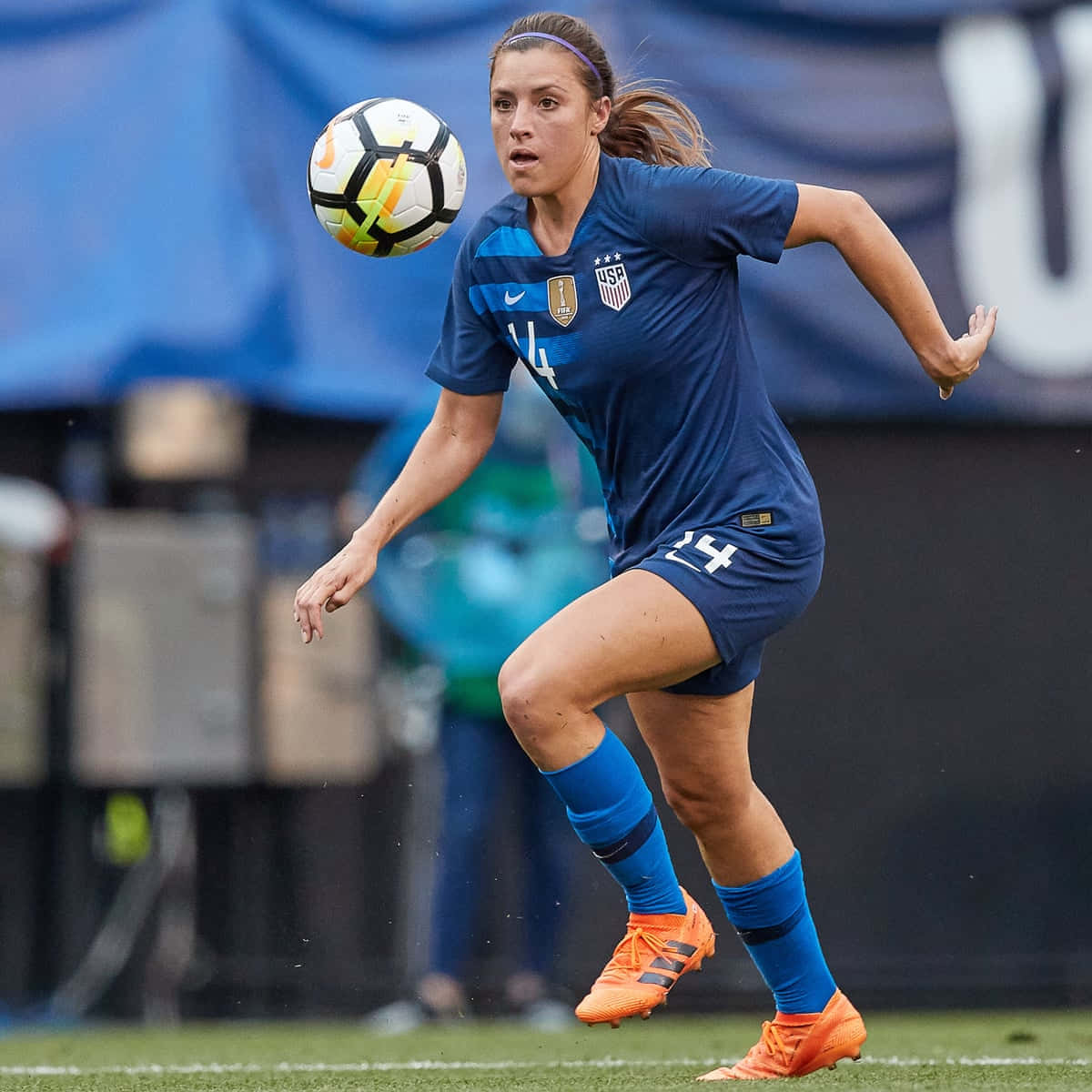 Sofia Huerta, blue USA jersey, colorful ball, SD Desktop Wallpaper