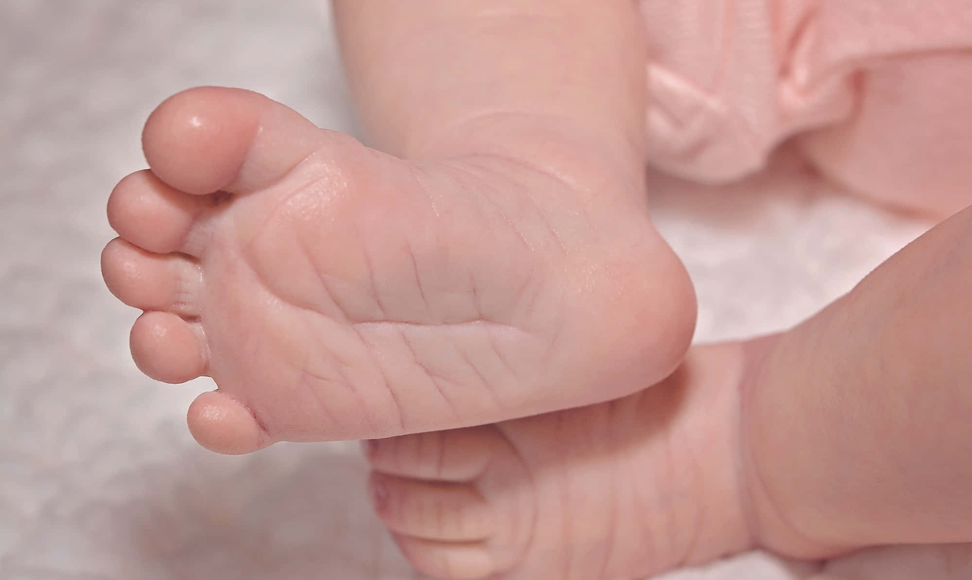 Newborn Baby Sole, soft pink foot, textured white blanket, Full HD Desktop Wallpaper