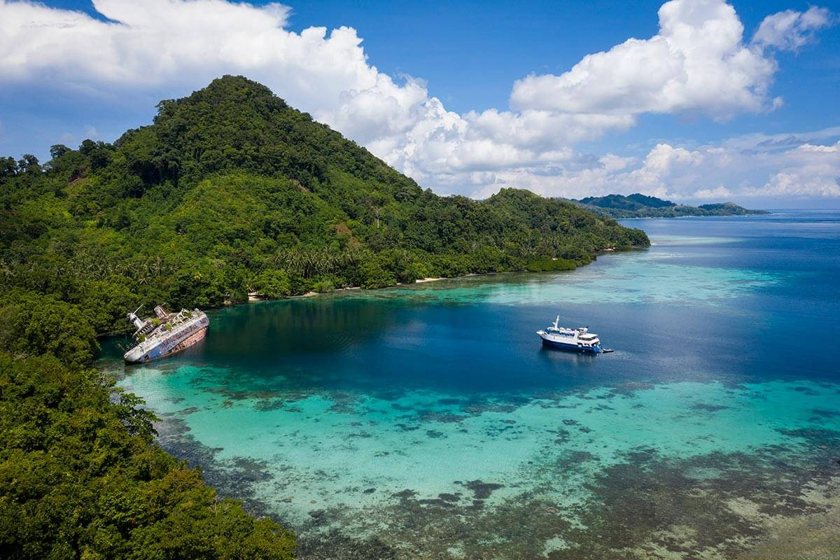 Solomon Islands, mountains, boats, SD Desktop Wallpaper