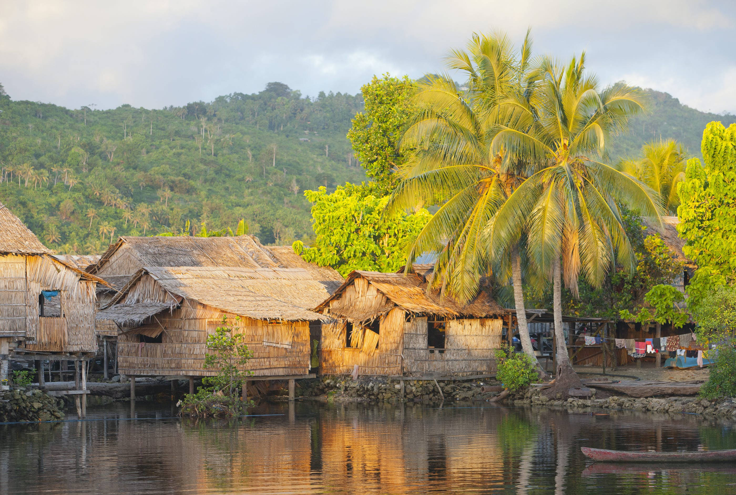 Solomon Islands, stilt houses, thatched roofs, 2K Desktop Wallpaper