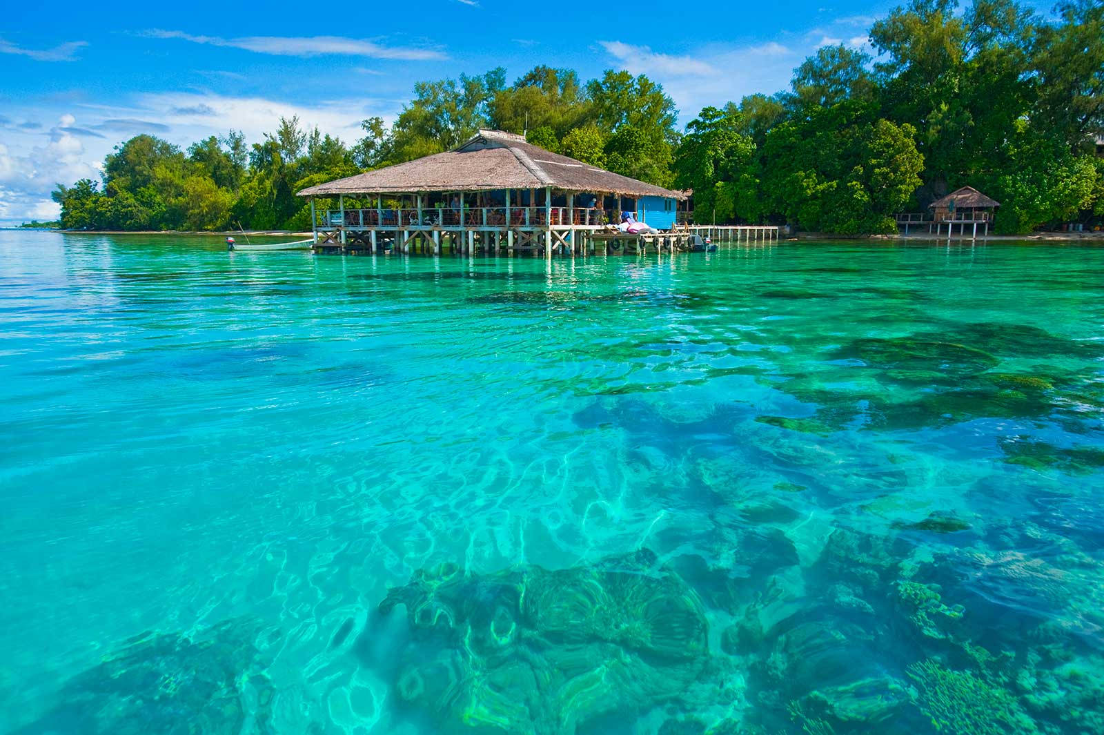 Solomon Islands, turquoise lagoon, wooden overwater bungalow, HD Desktop Wallpaper
