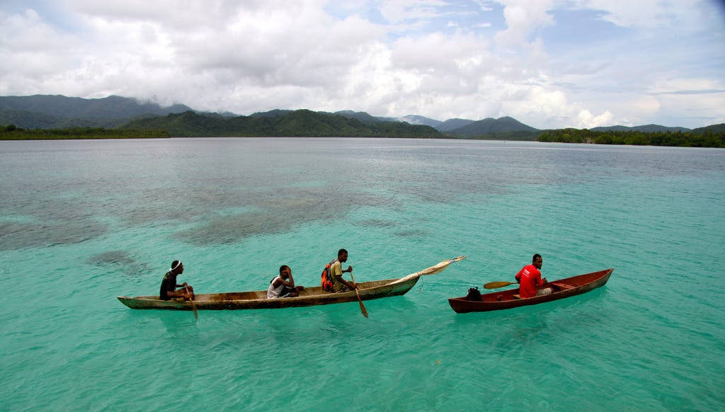 Solomon Islands, wooden canoes, people, SD Desktop Wallpaper