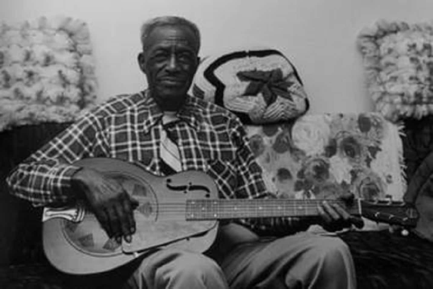 Son House, resonator guitar, floral couch, HD Desktop Wallpaper