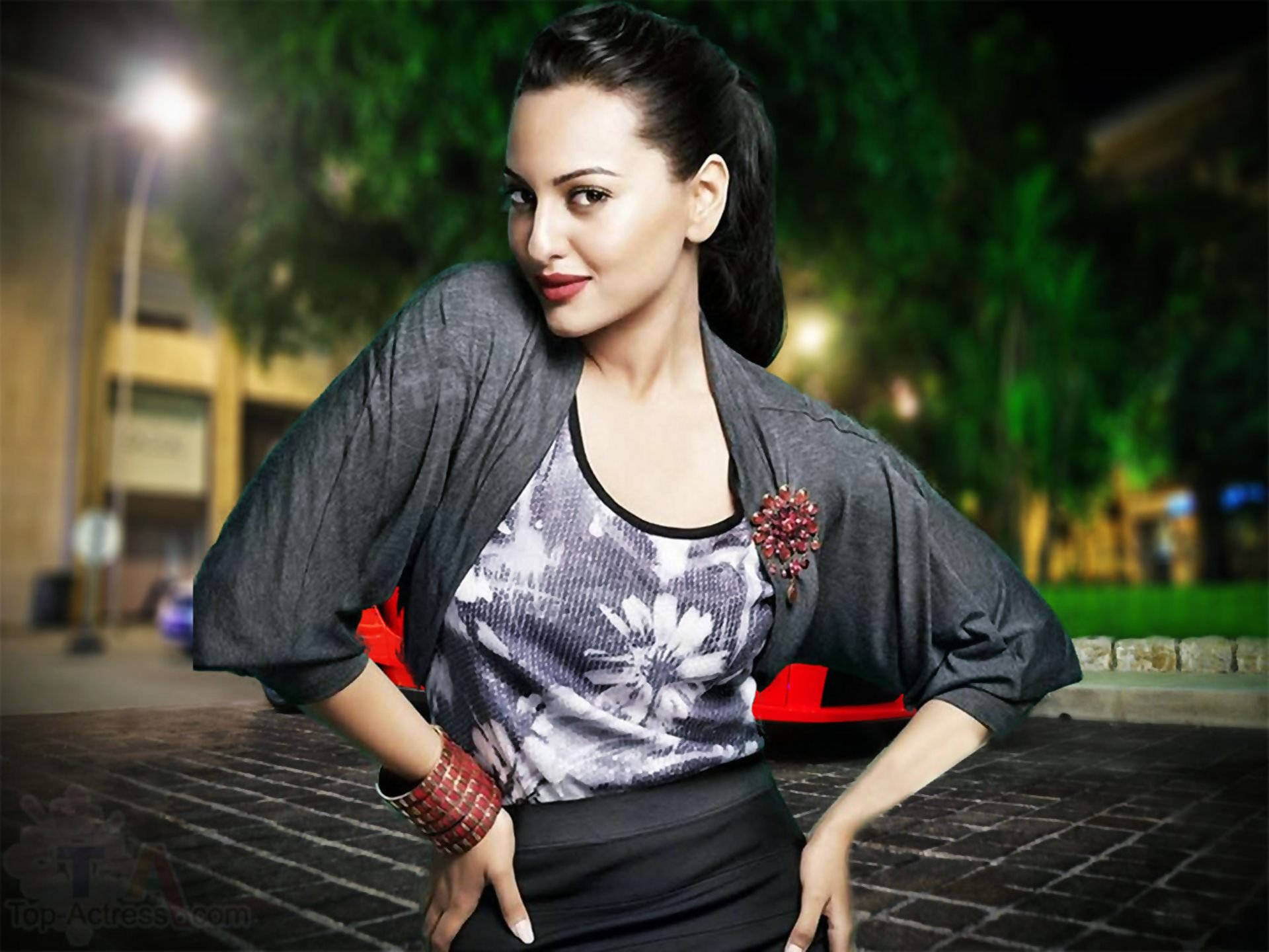 Sonakshi Sinha, dark hair, red lipstick, Full HD Desktop Wallpaper