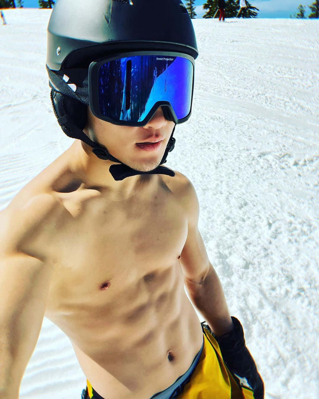 Song Yadong, helmet, blue mirrored ski goggles, HD Phone Wallpaper