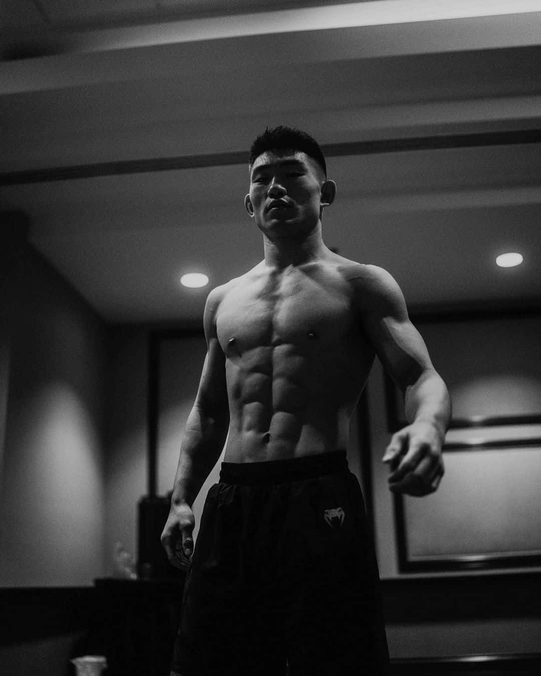Song Yadong, monochrome portrait, dimly lit room, HD Phone Wallpaper