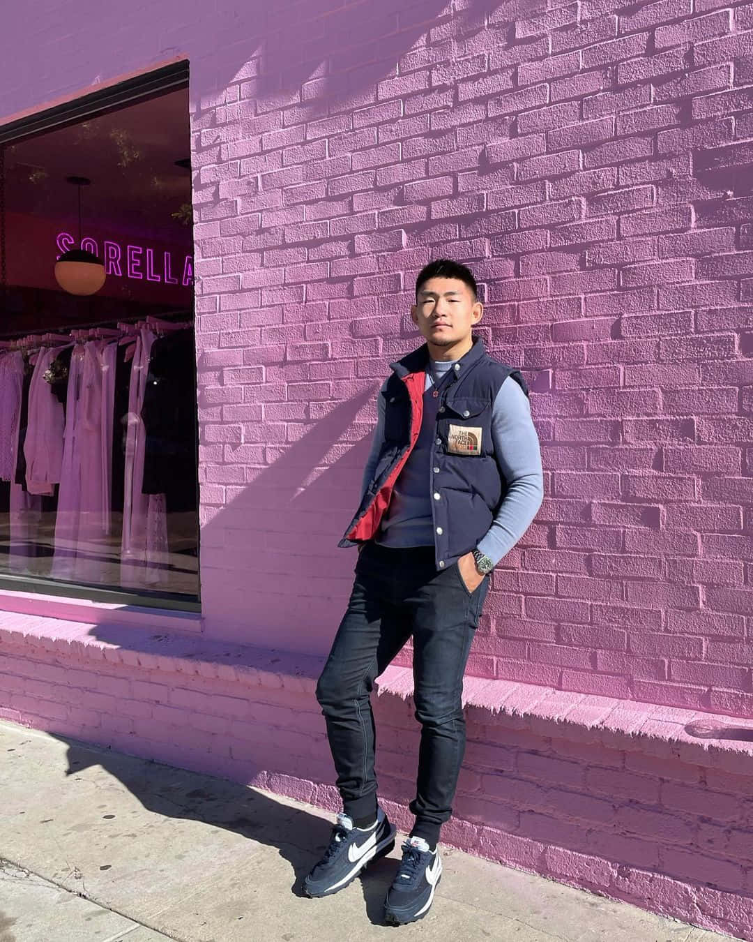Song Yadong, pink brick wall, boutique storefront, HD Phone Wallpaper