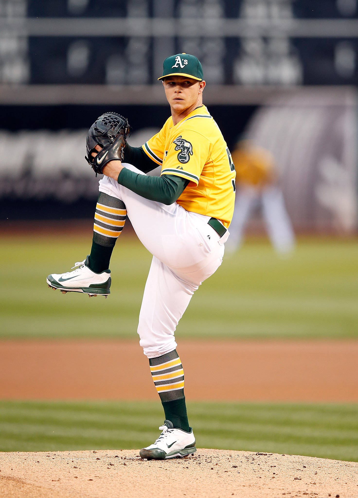Sonny Gray, yellow and green uniform, mid-throw, Full HD Phone Wallpaper